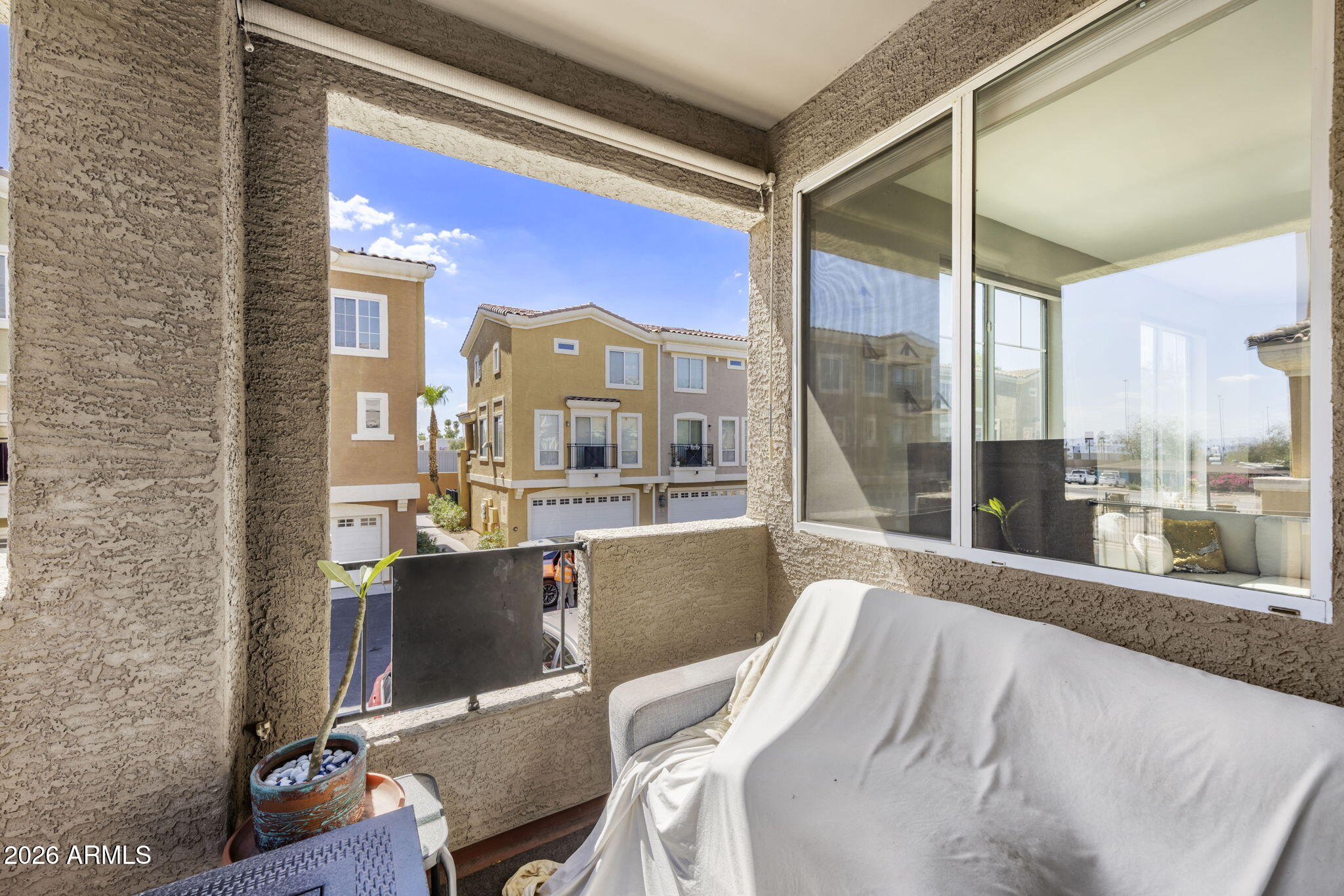 2450 W GLENROSA Avenue 9