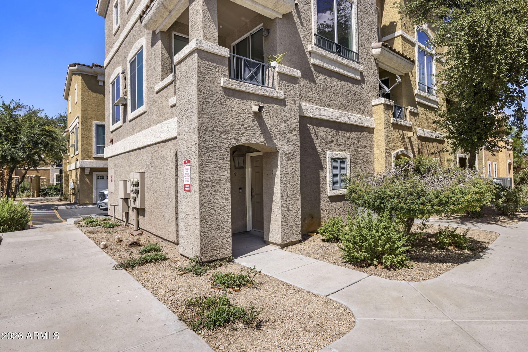 2450 W GLENROSA Avenue 9
