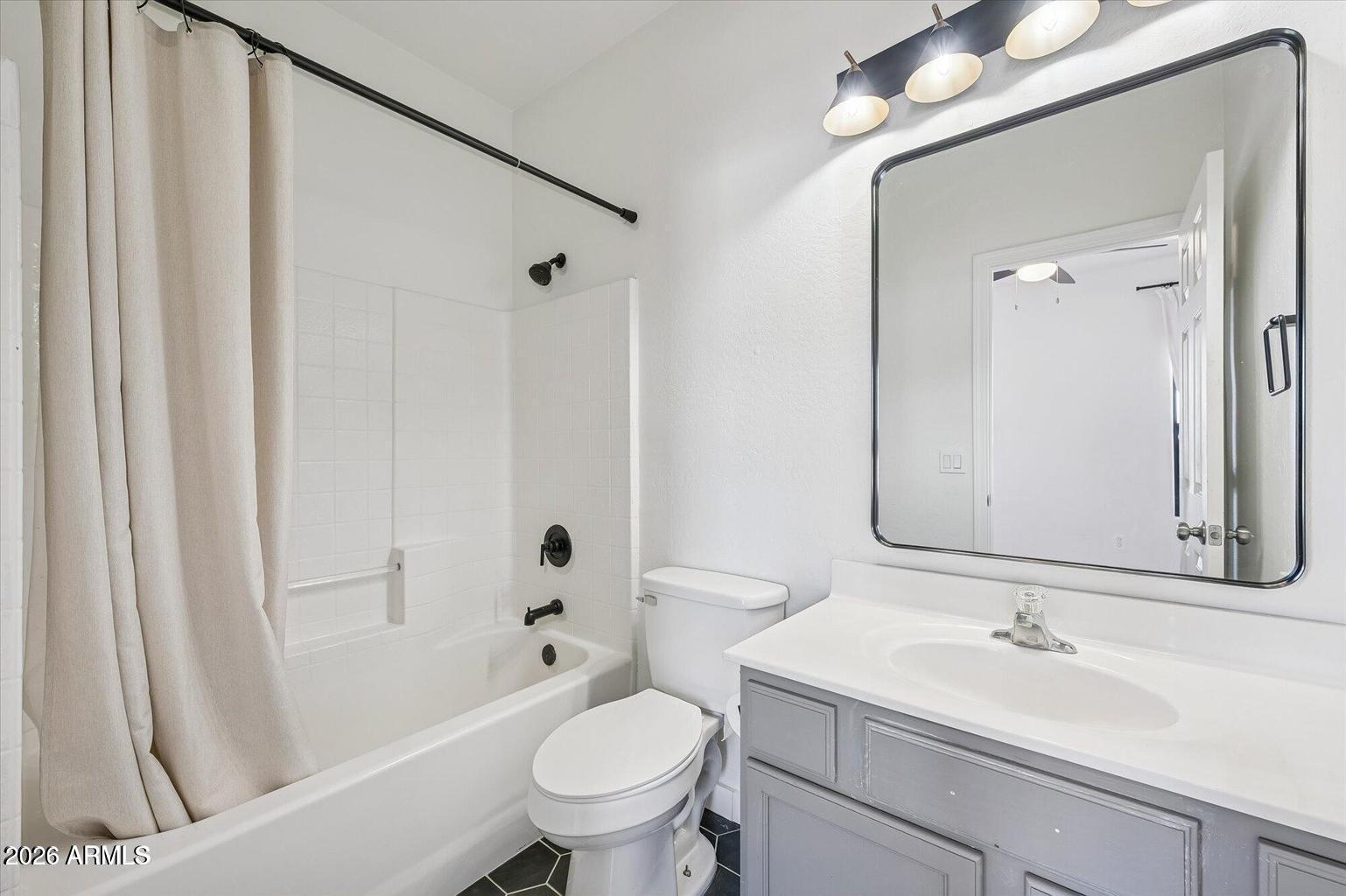 525 N MILLER Road 152