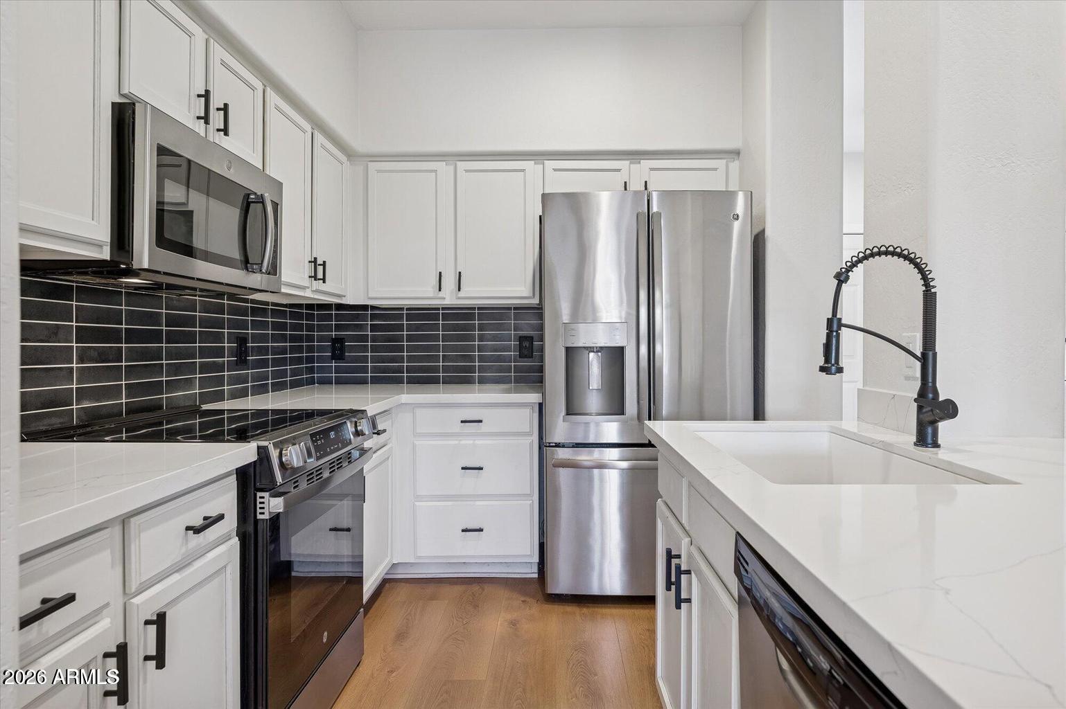 525 N MILLER Road 152