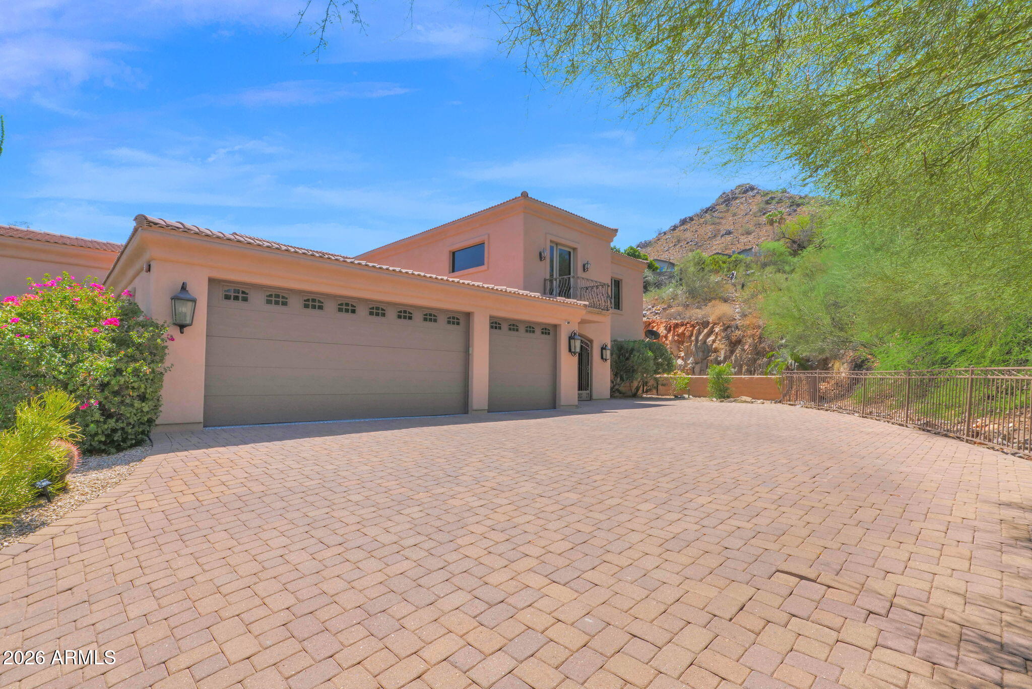 4141 E LAKESIDE Lane