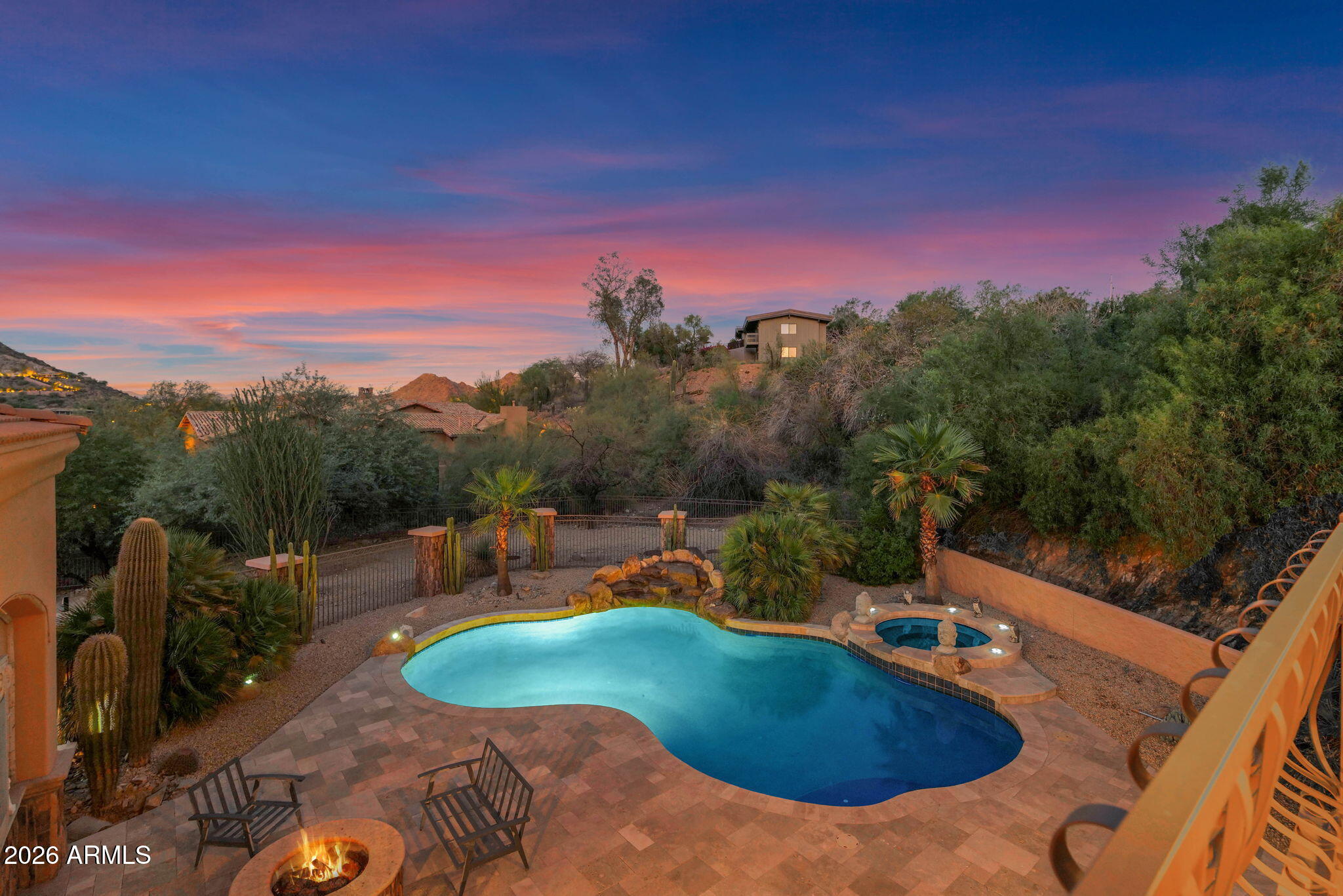 4141 E LAKESIDE Lane