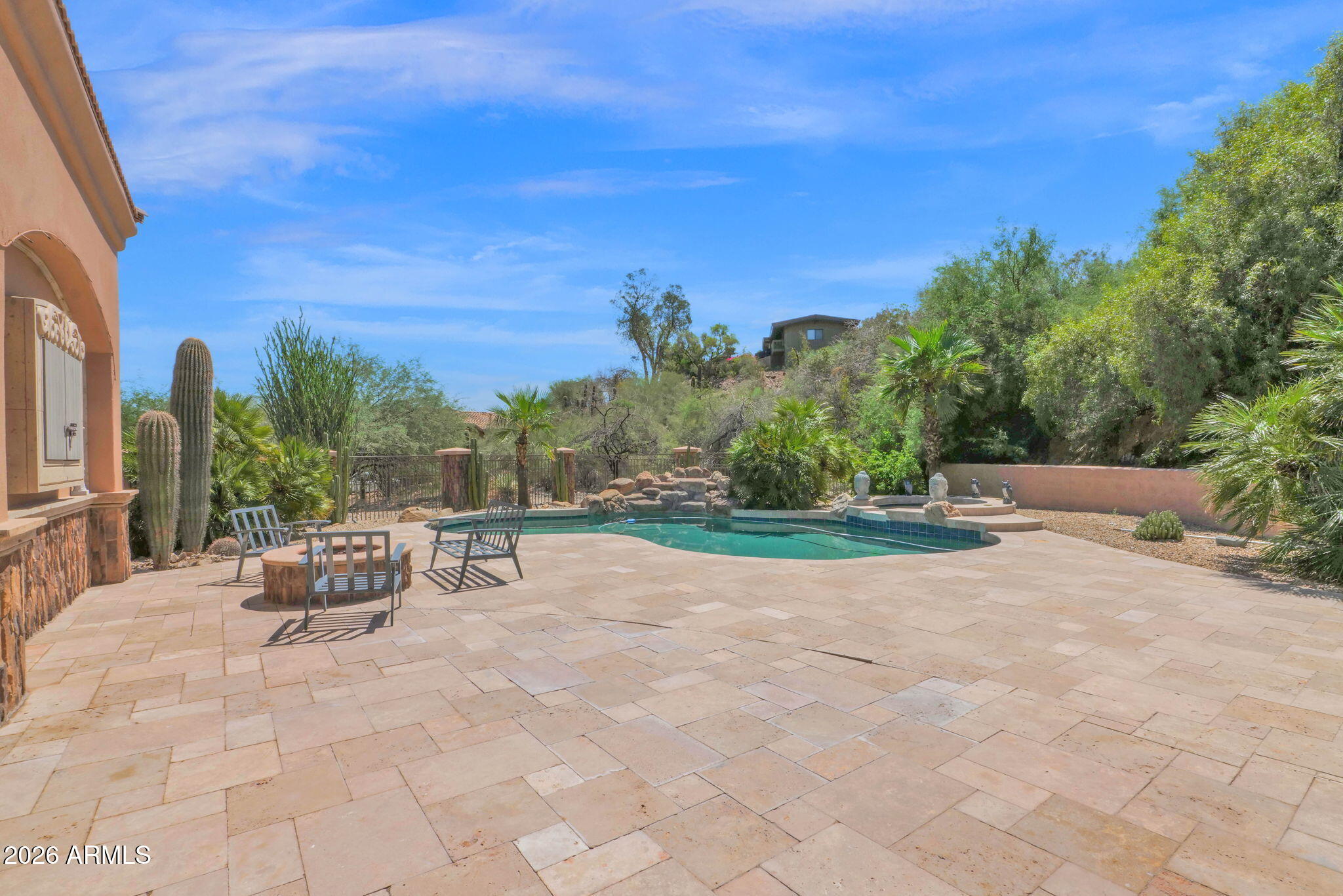 4141 E LAKESIDE Lane