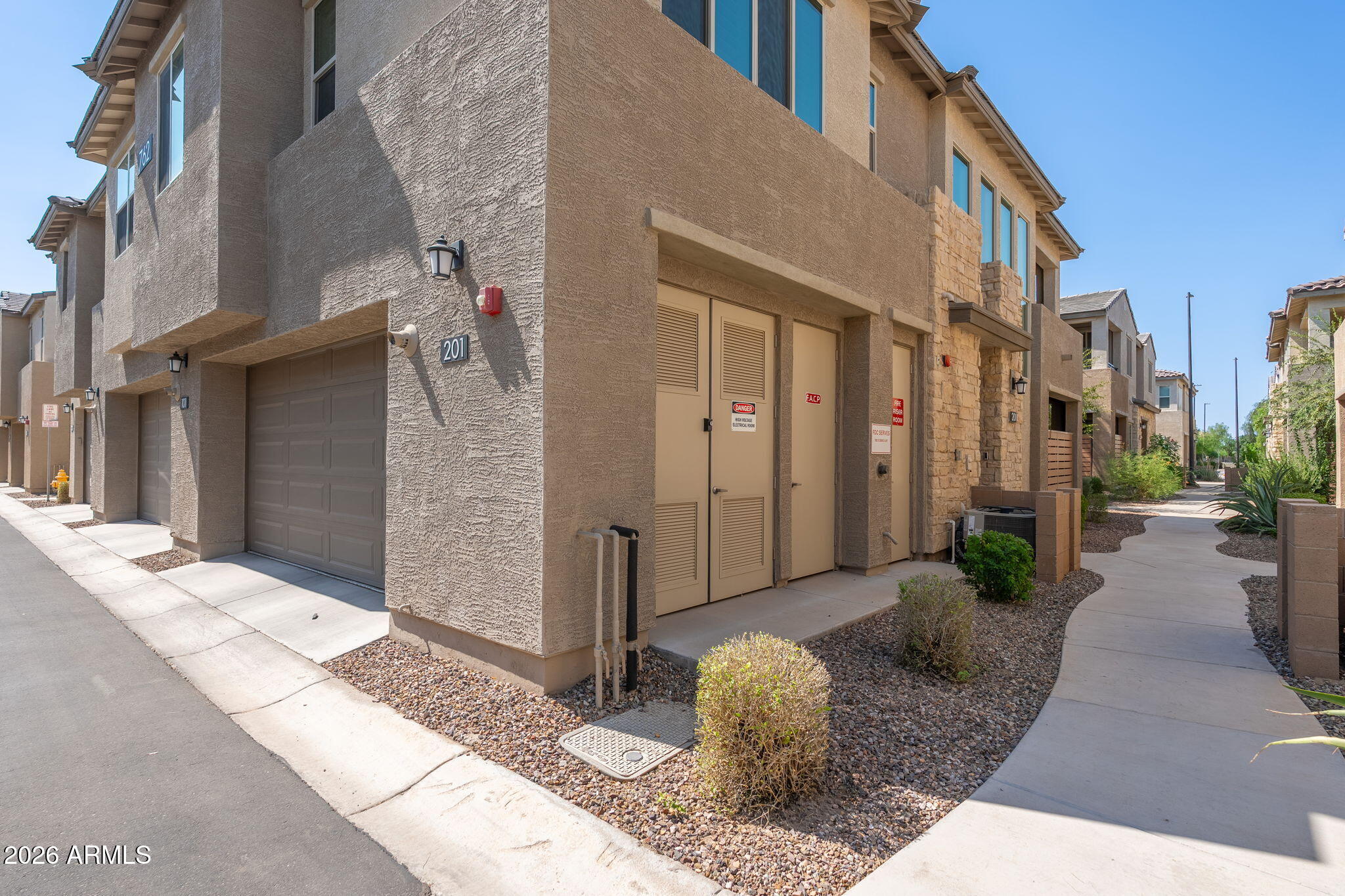 762 E GINKO Avenue 201