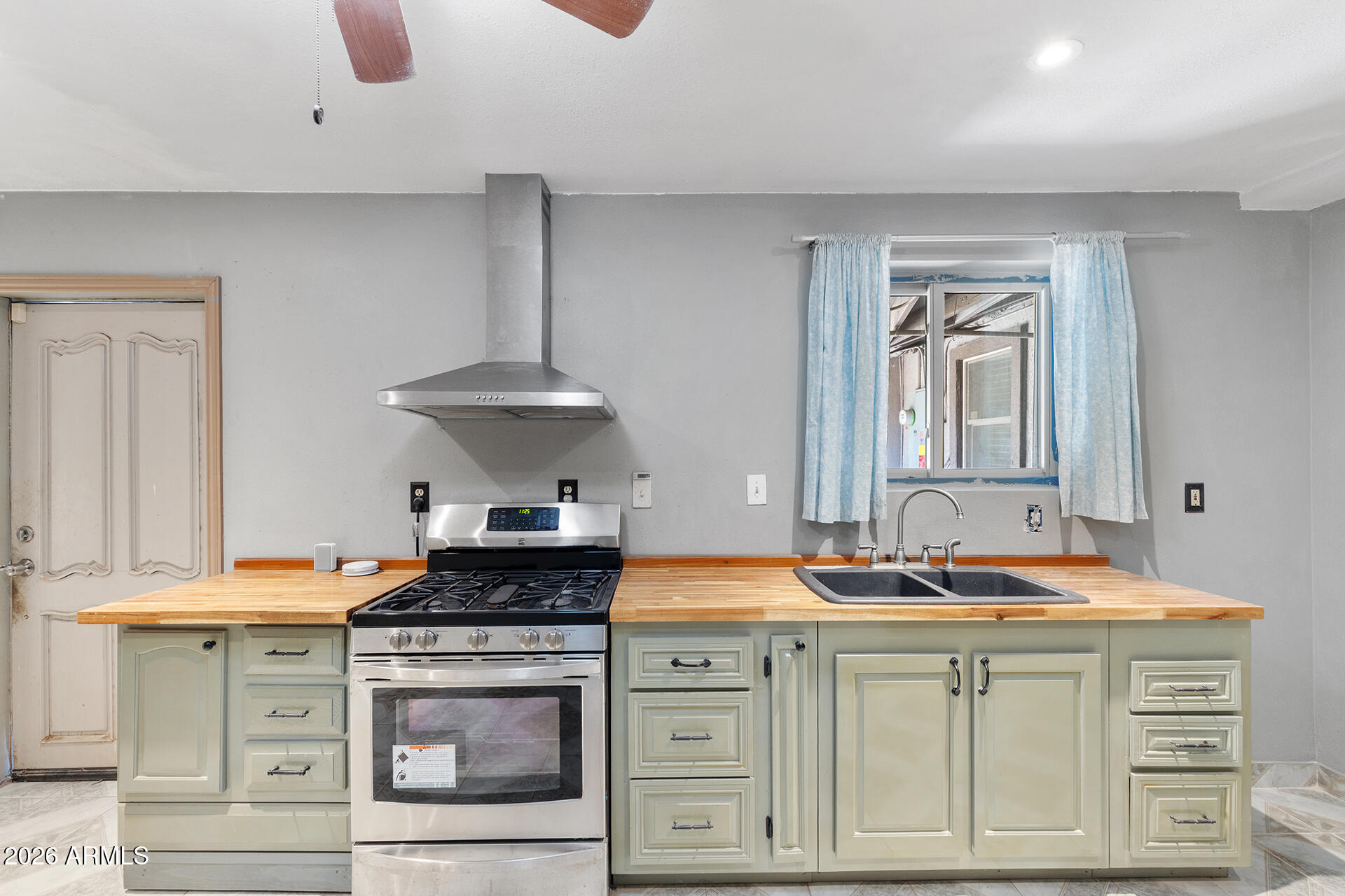 1012 S PRICE Road