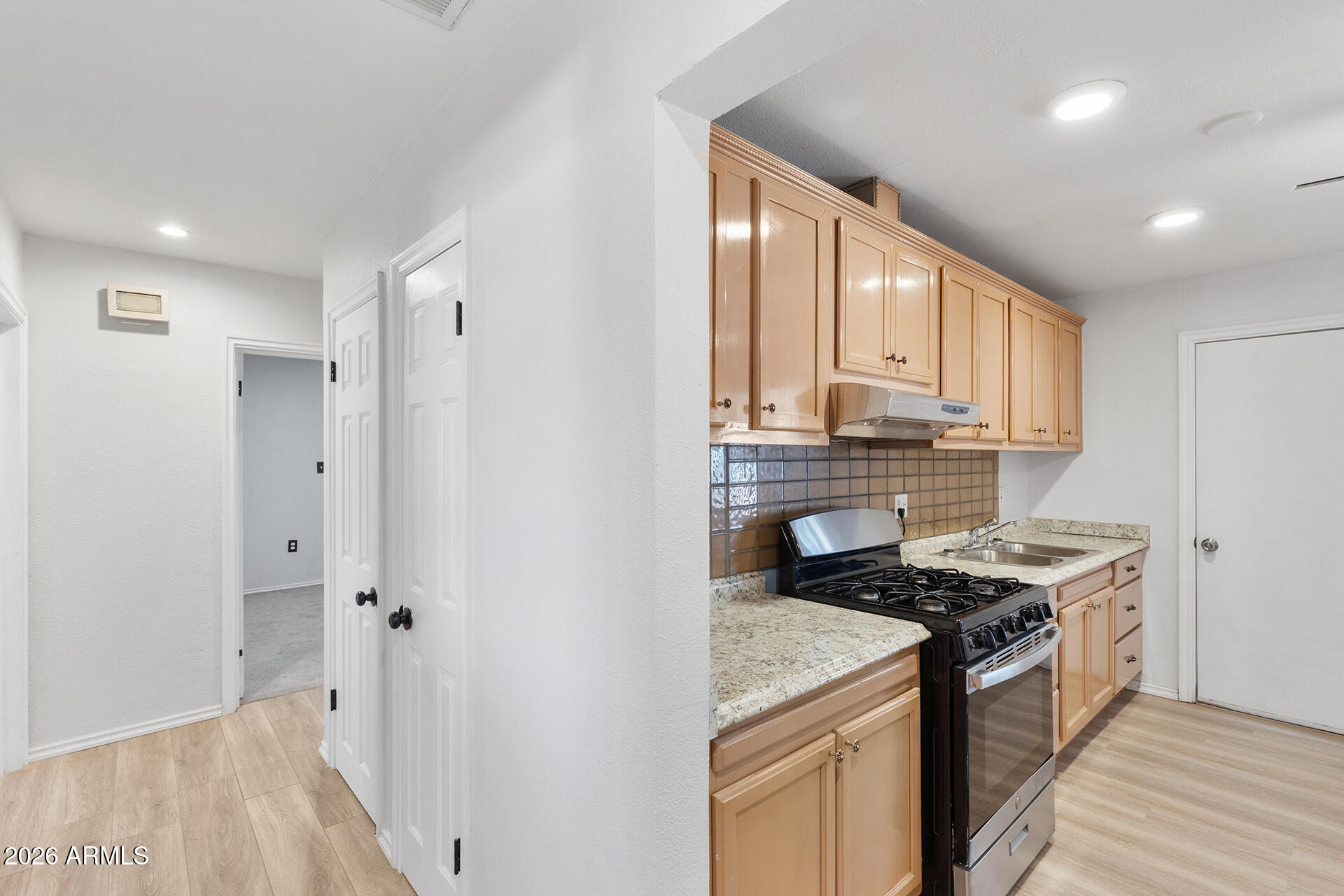 1012 S PRICE Road