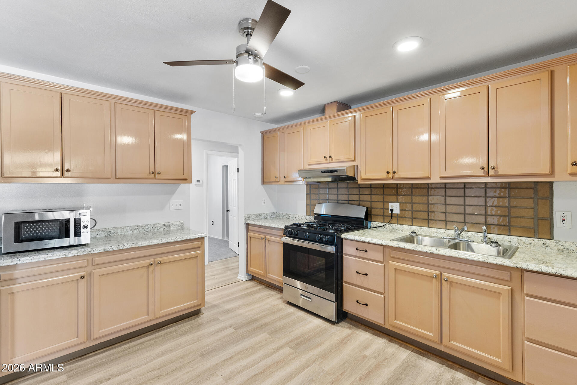 1012 S PRICE Road