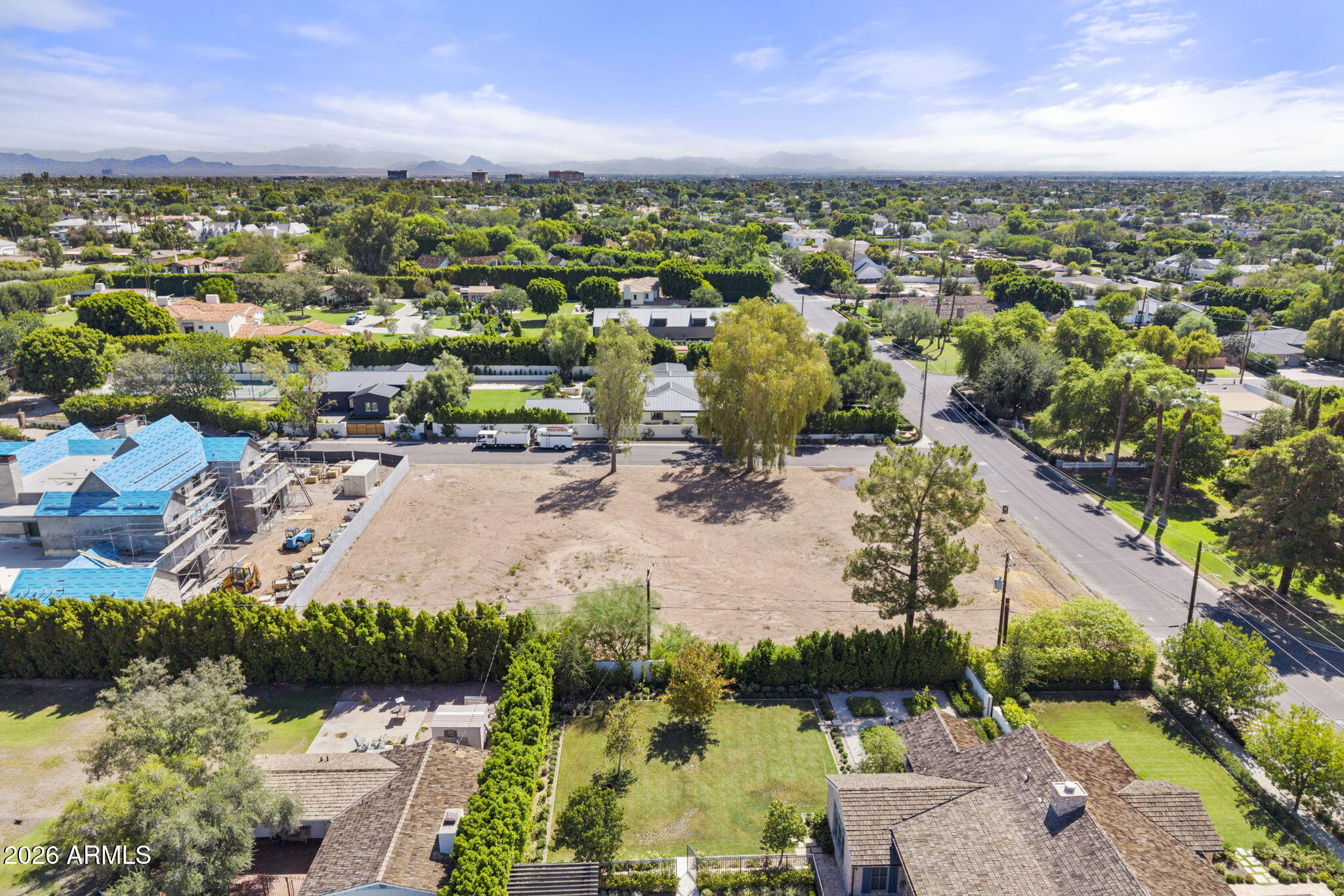 5712 E EXETER Boulevard -