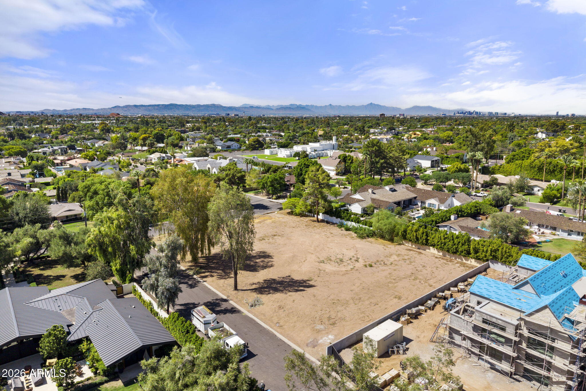 5712 E EXETER Boulevard -