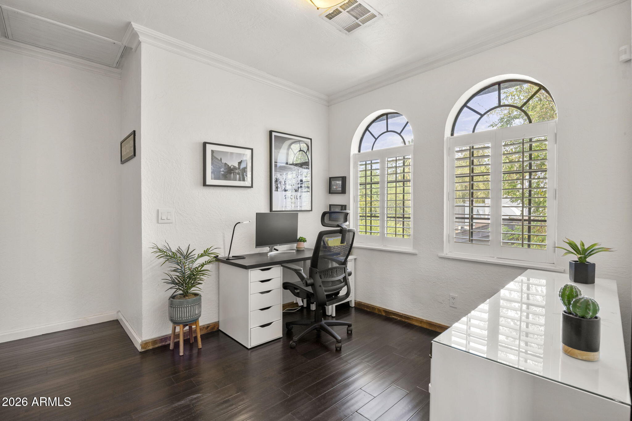320 W BETHANY HOME Road