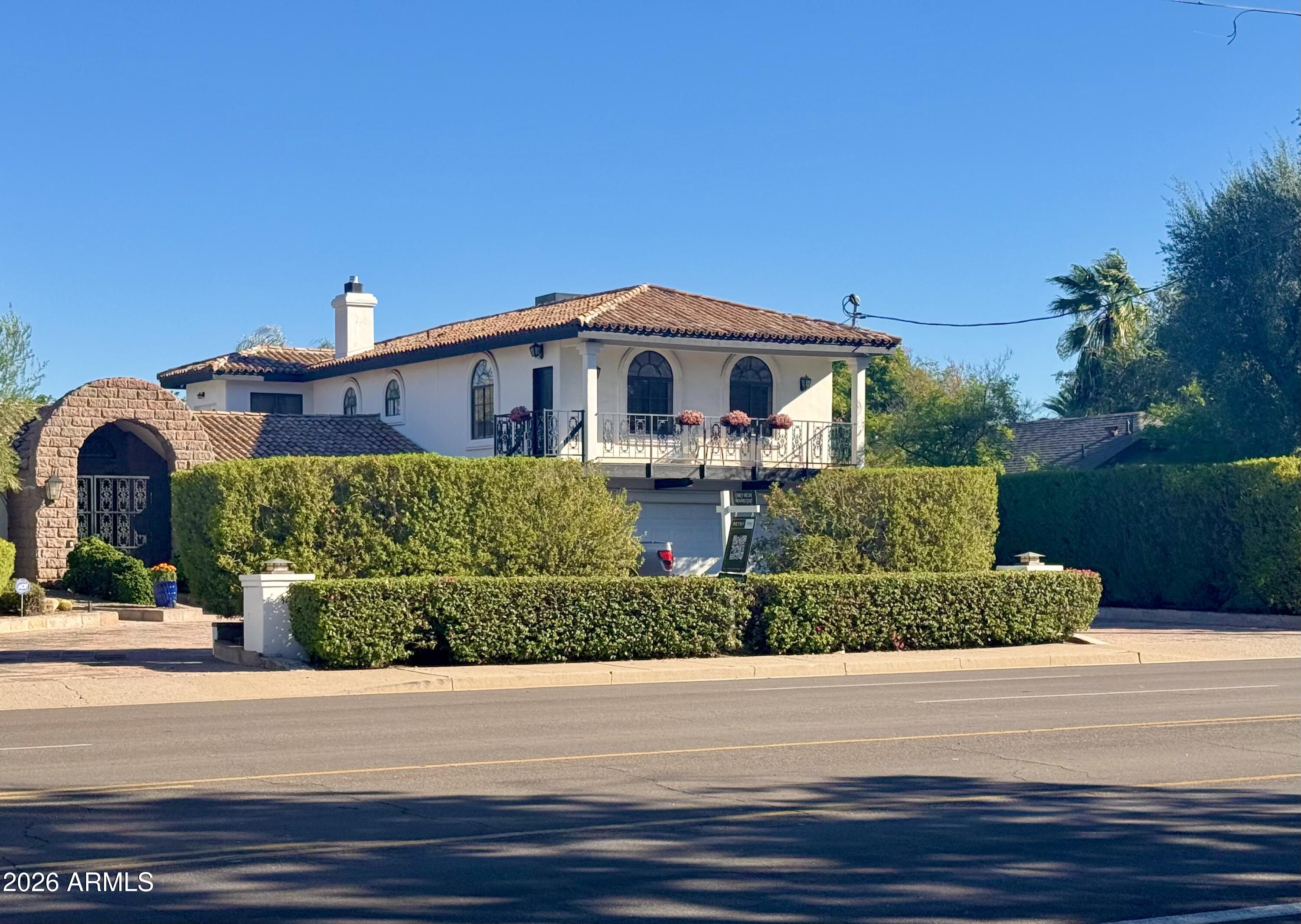 320 W BETHANY HOME Road