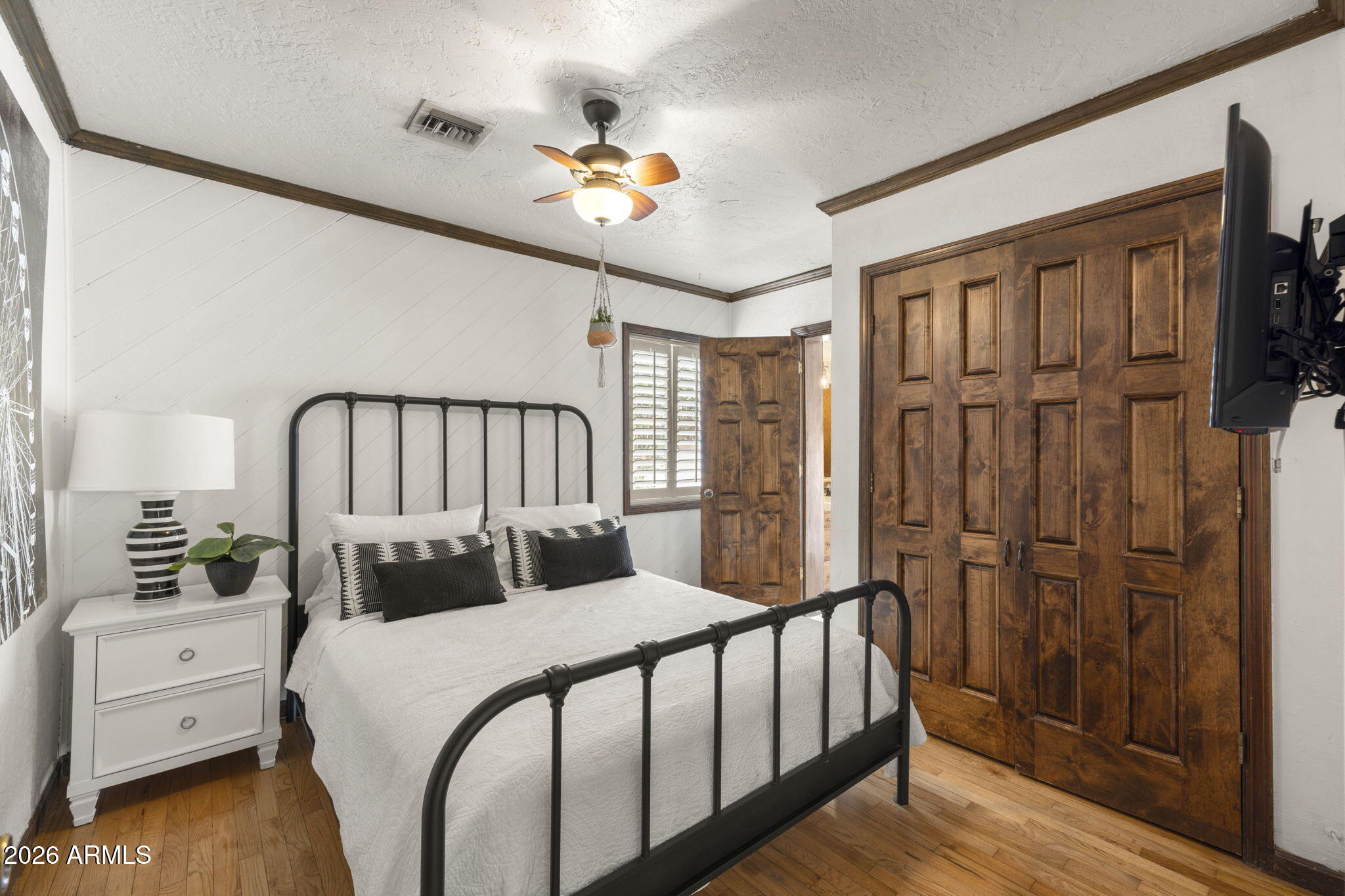 320 W BETHANY HOME Road