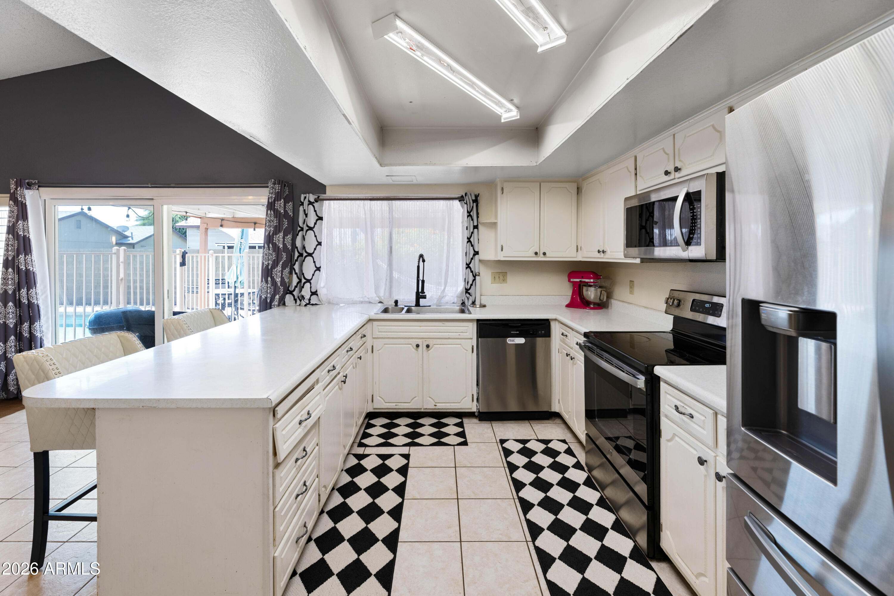 2309 W PORT ROYALE Lane