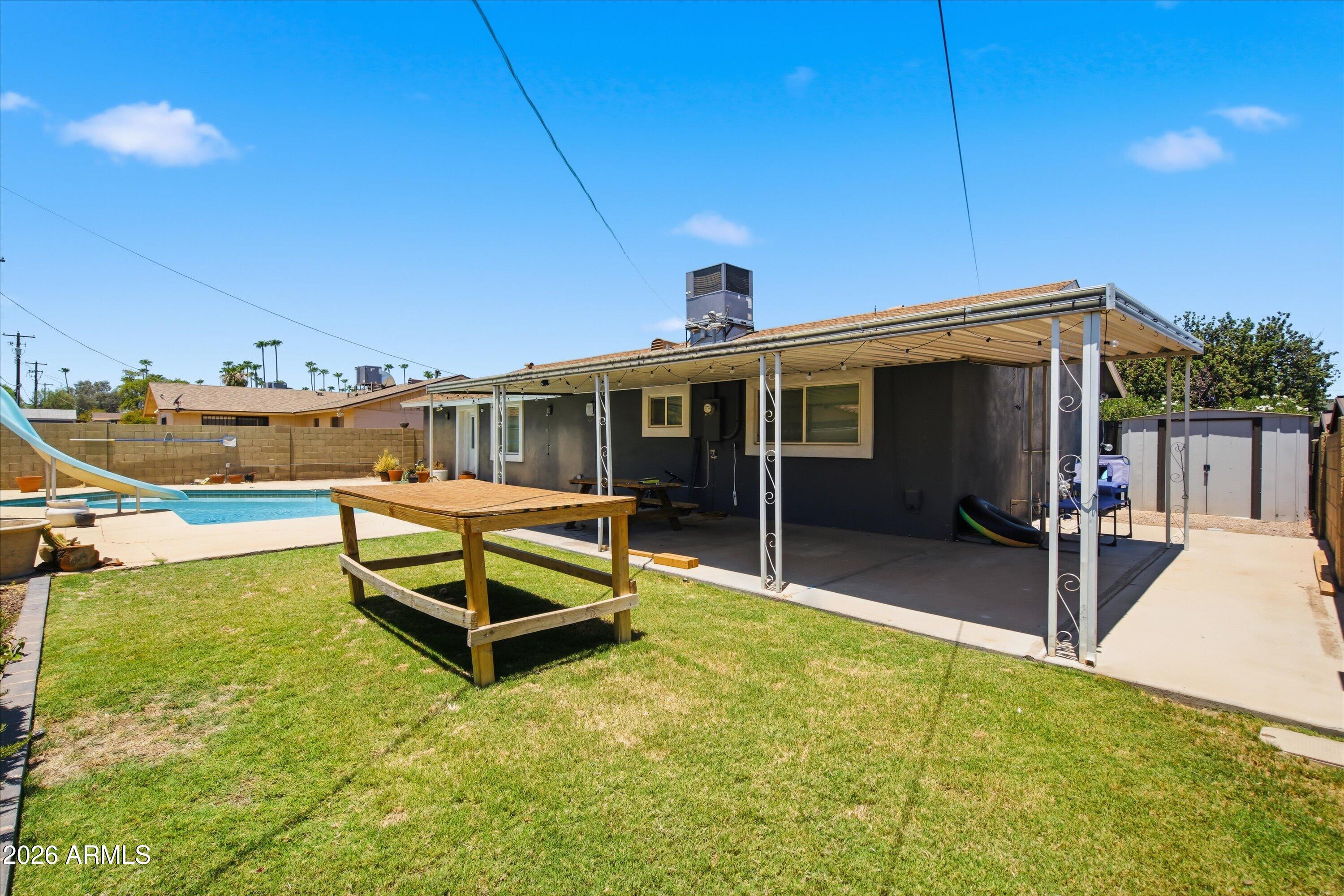 1015 E MARIGOLD Lane