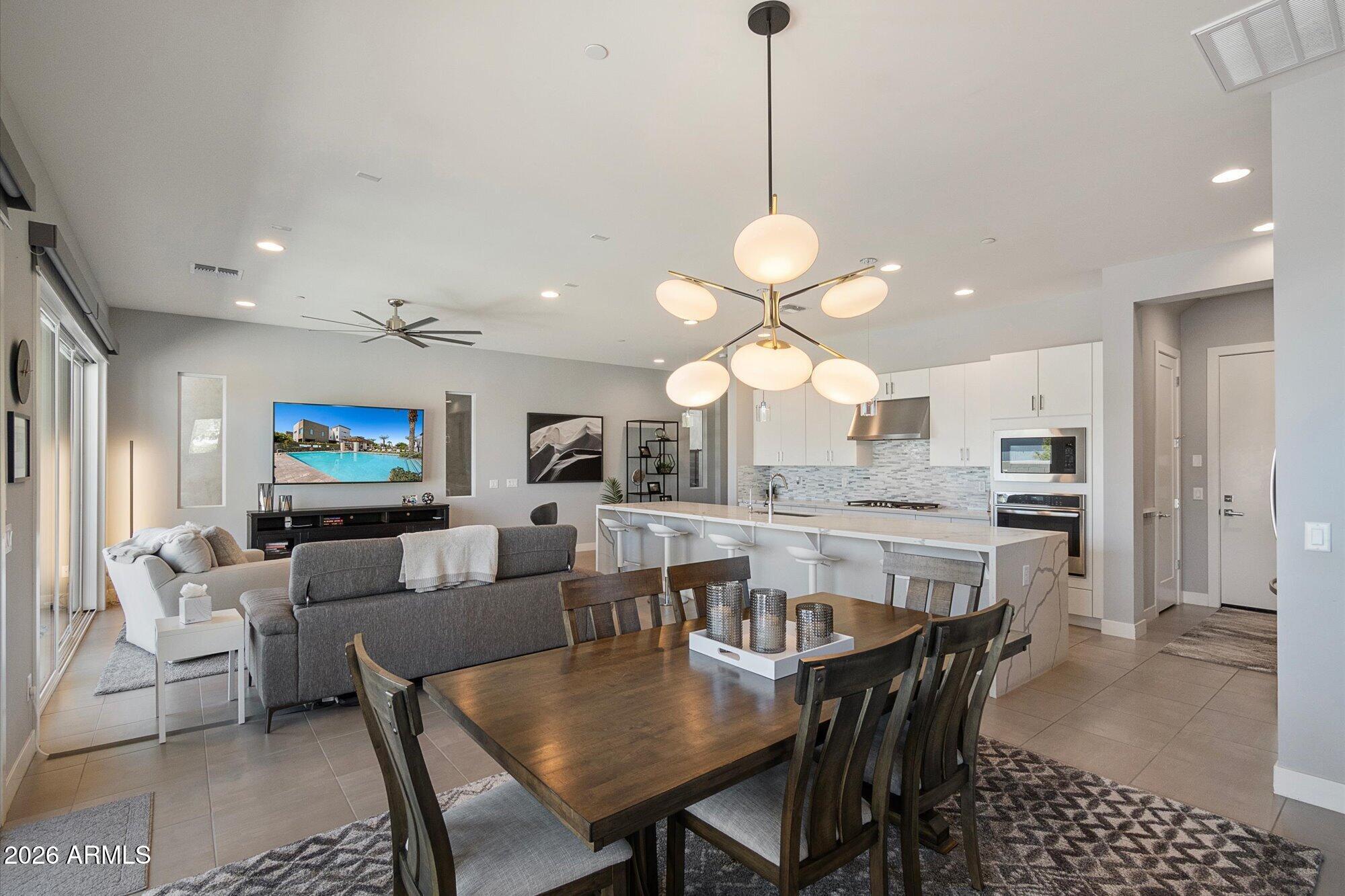 1585 N 69TH Place