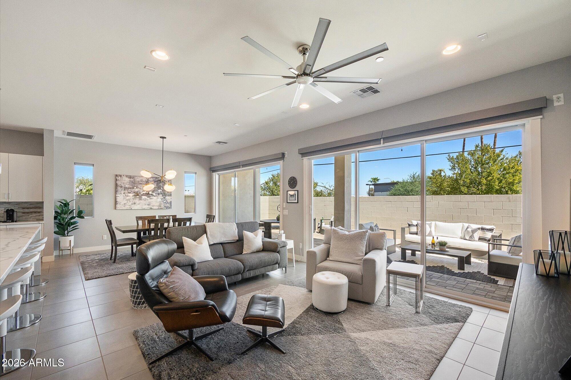 1585 N 69TH Place