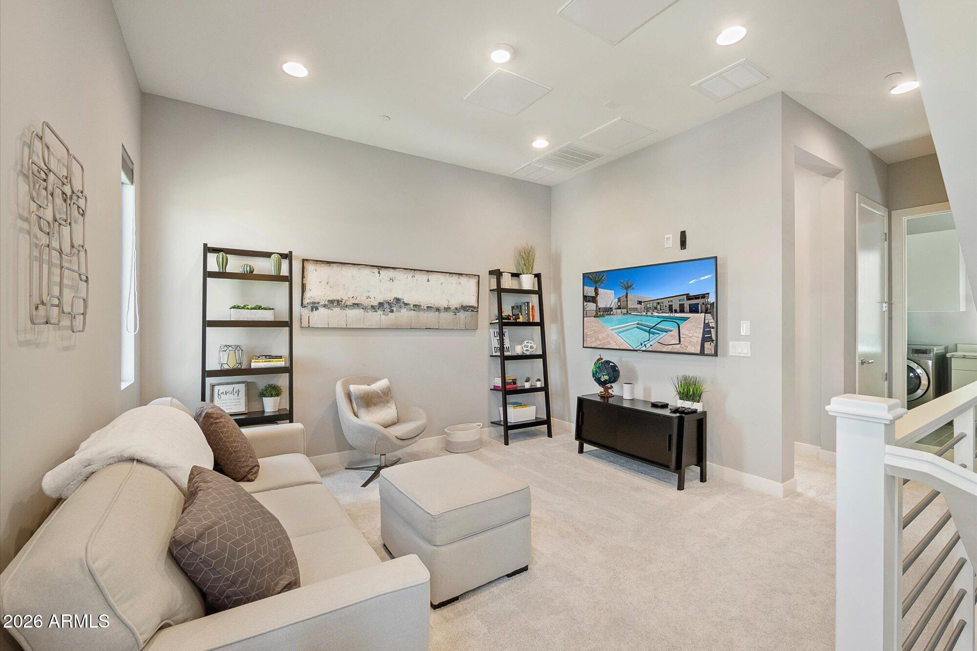 1585 N 69TH Place