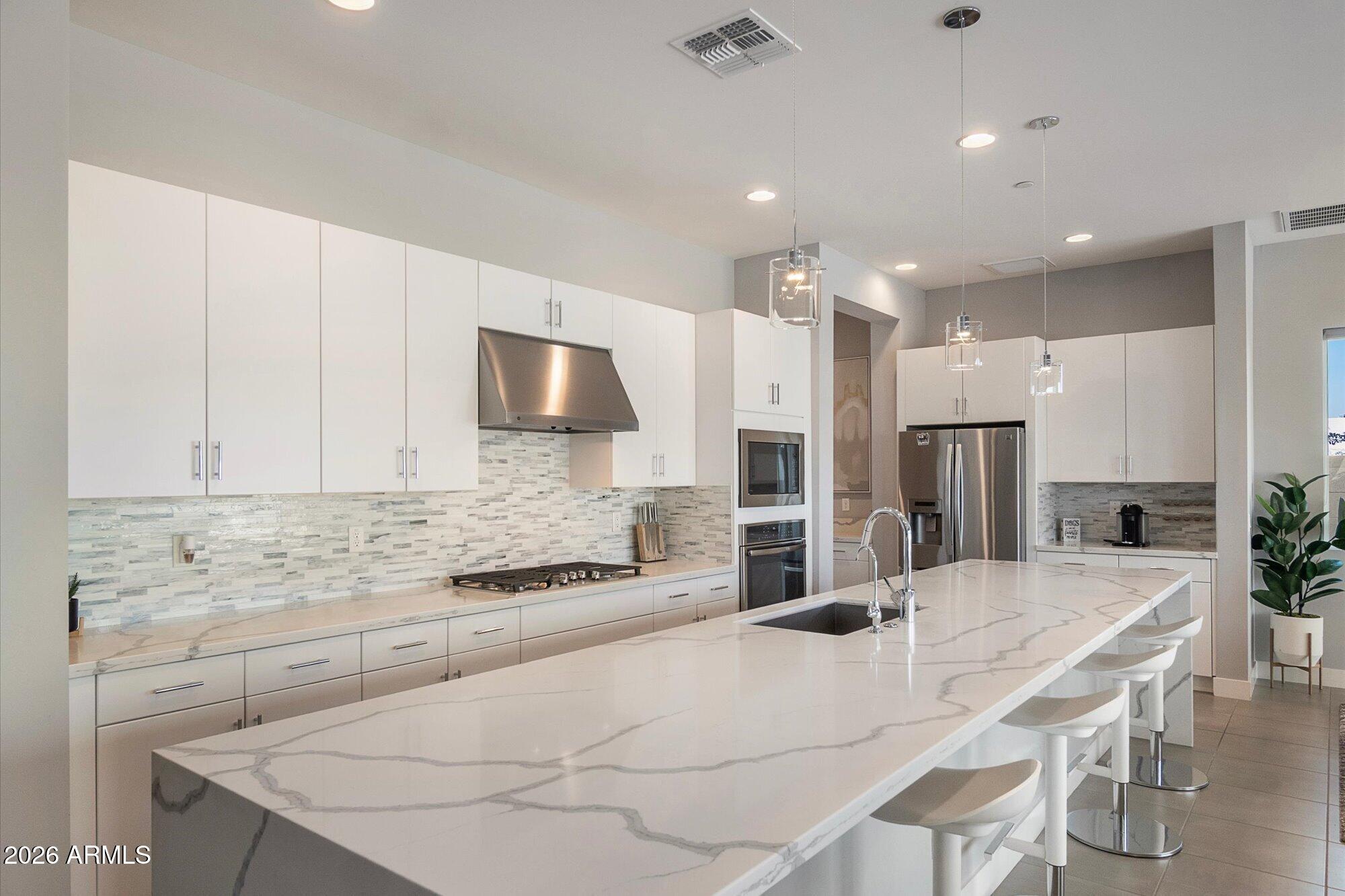 1585 N 69TH Place