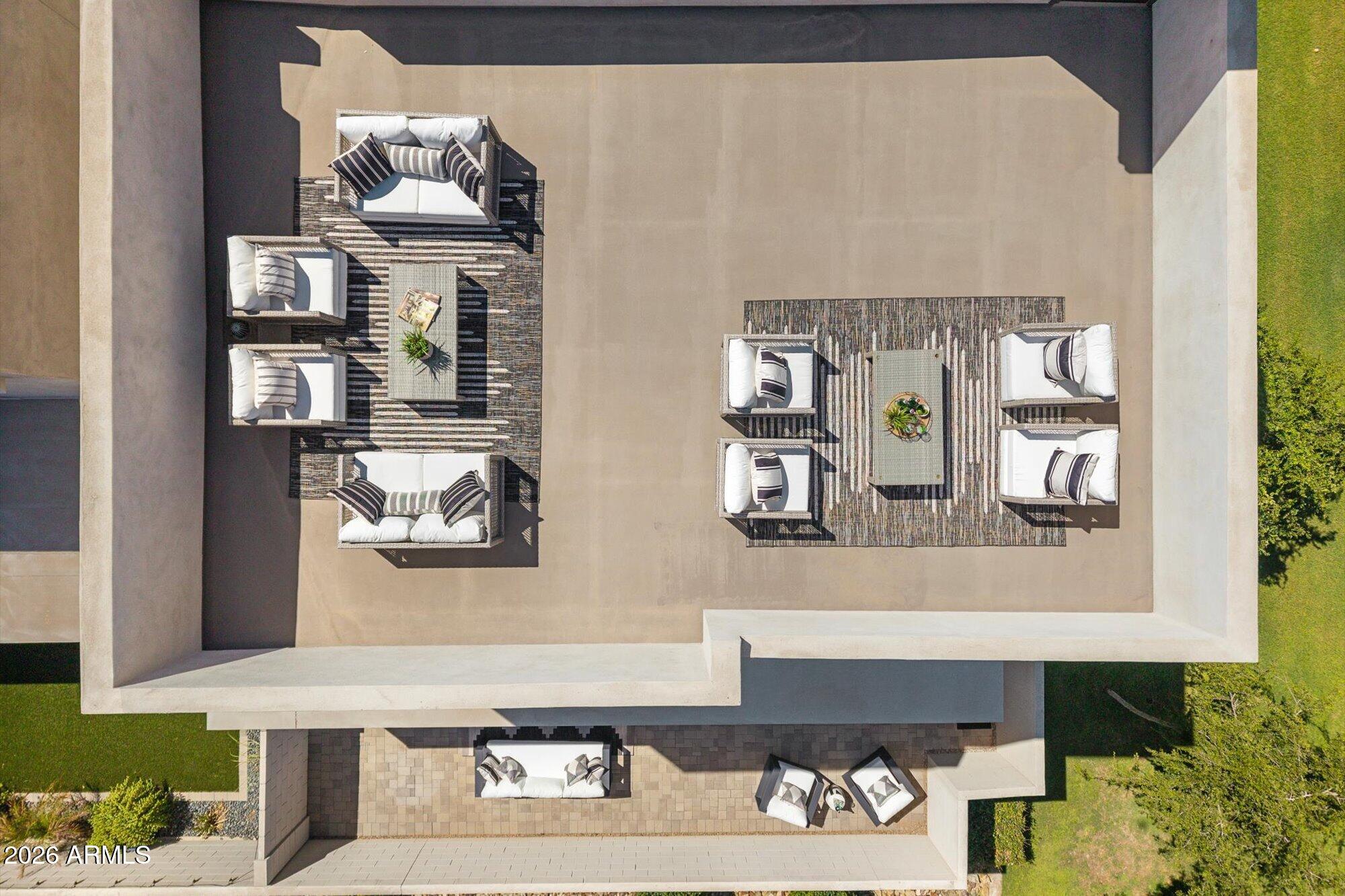 1585 N 69TH Place
