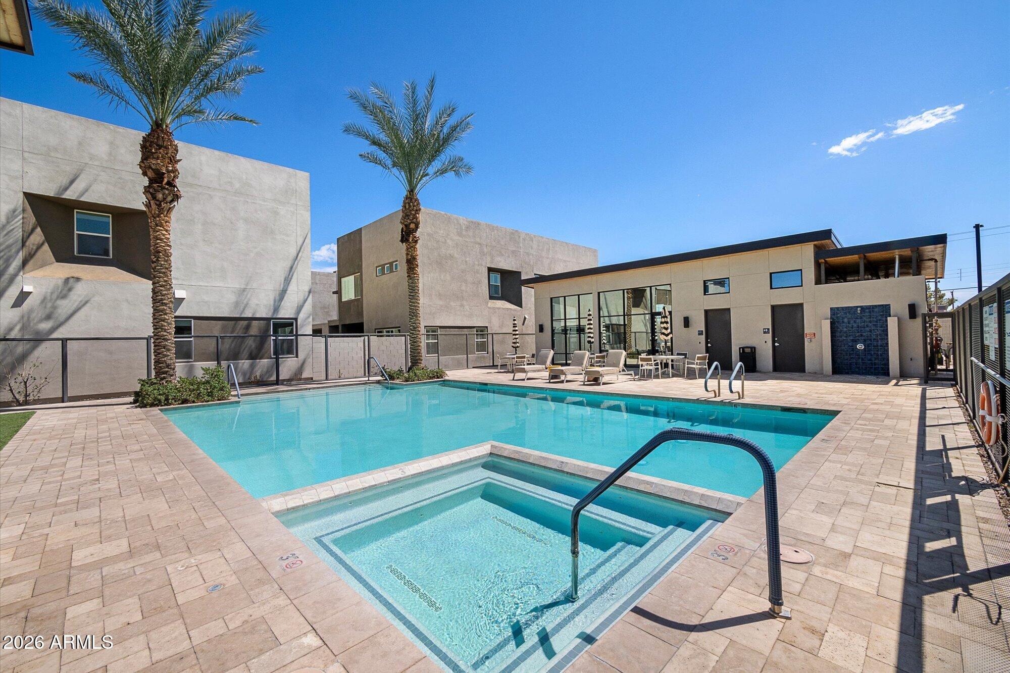1585 N 69TH Place