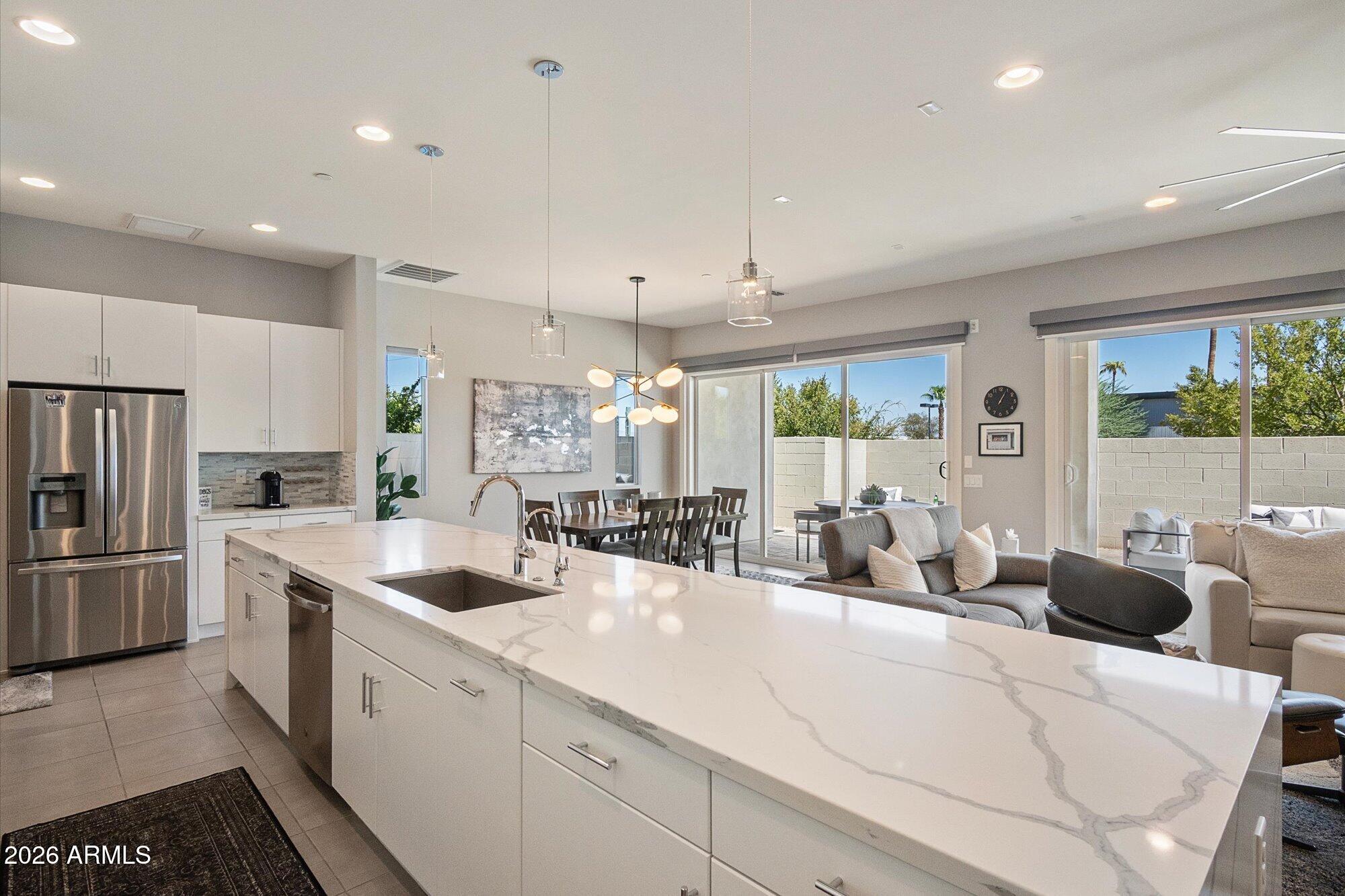 1585 N 69TH Place