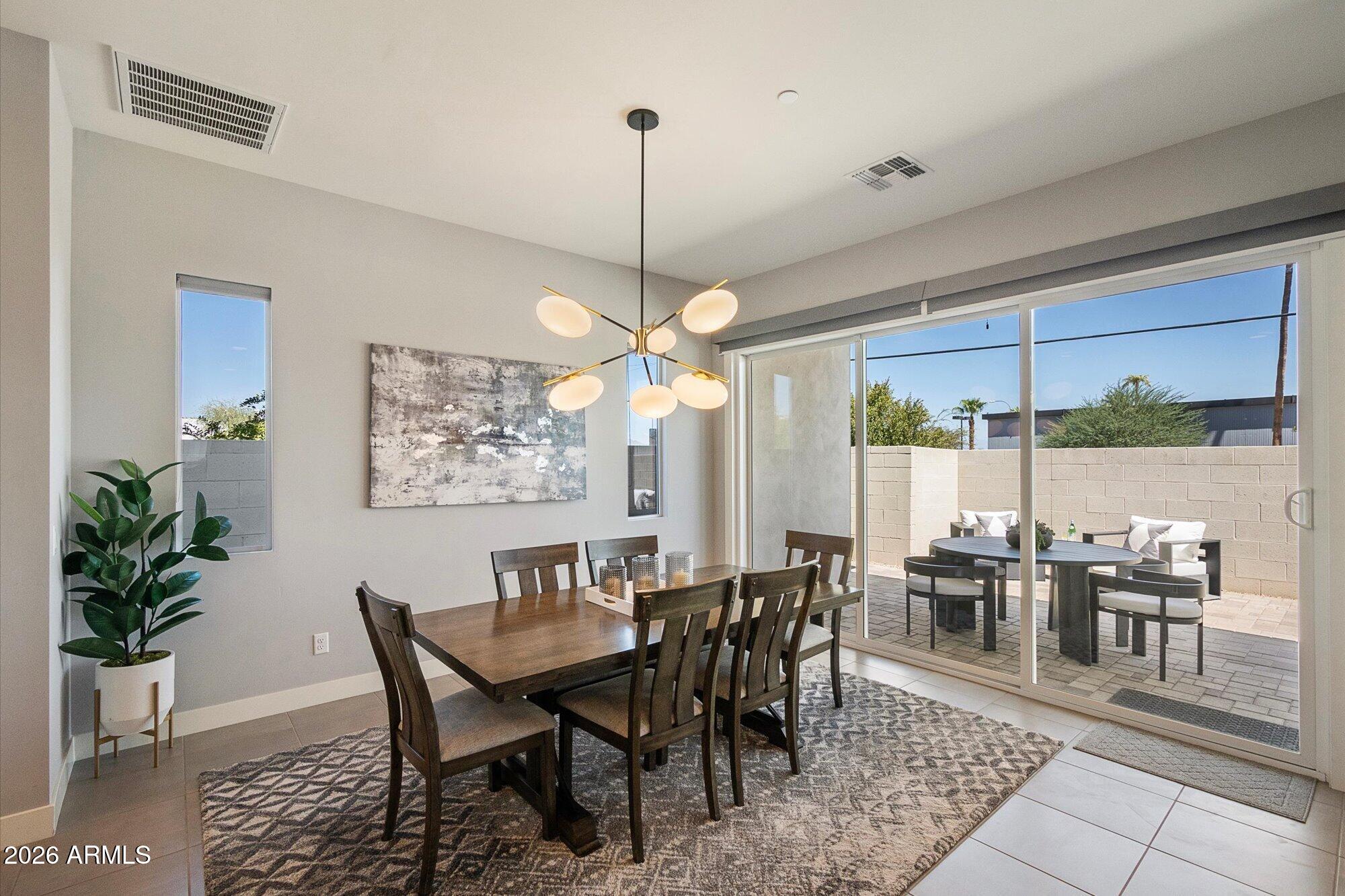 1585 N 69TH Place