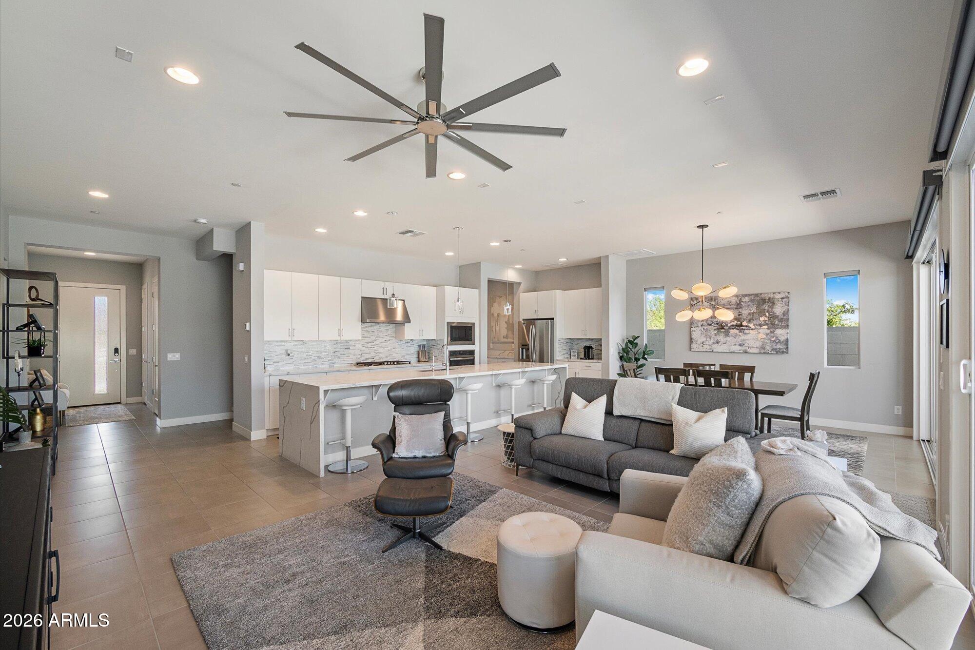 1585 N 69TH Place