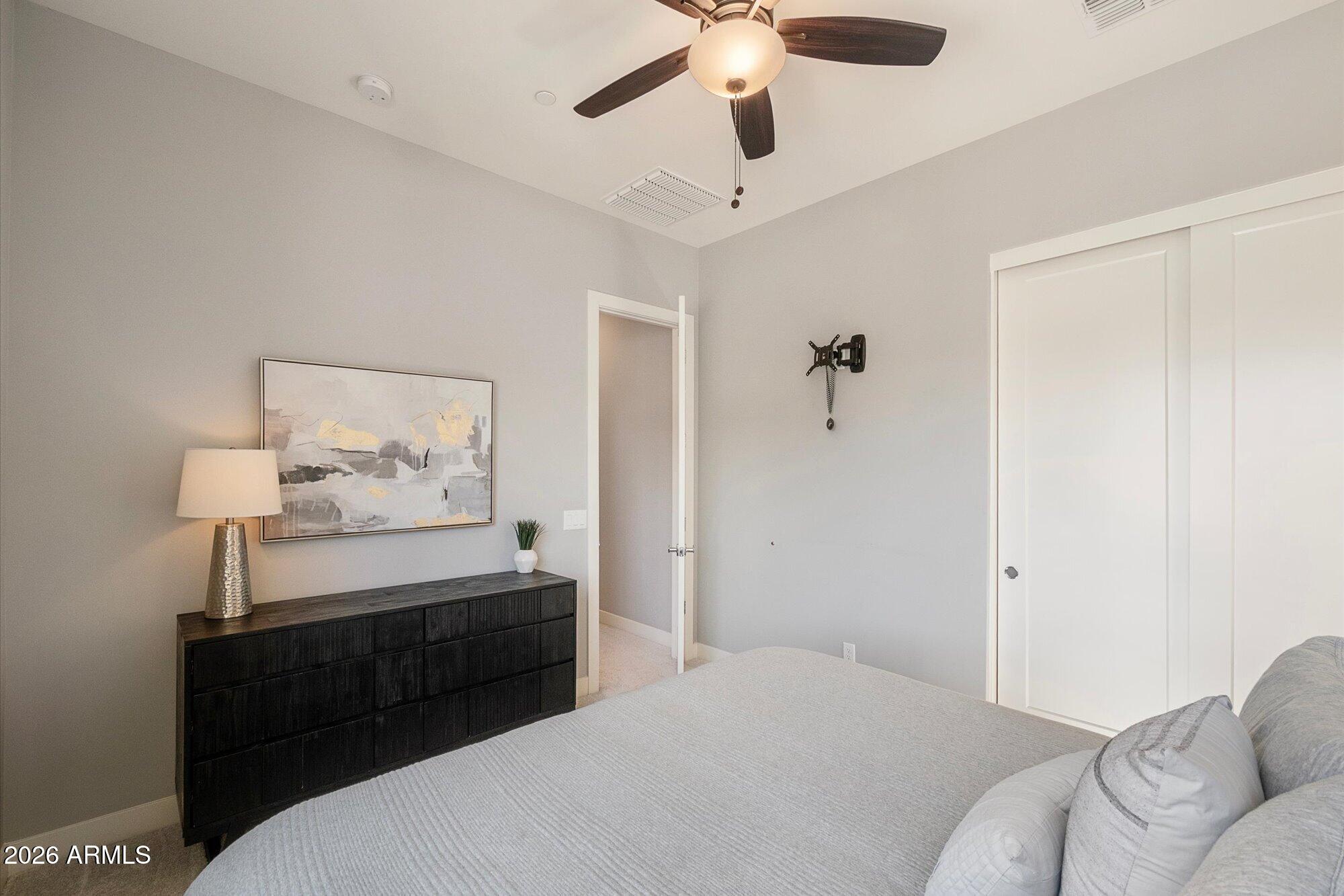 1585 N 69TH Place