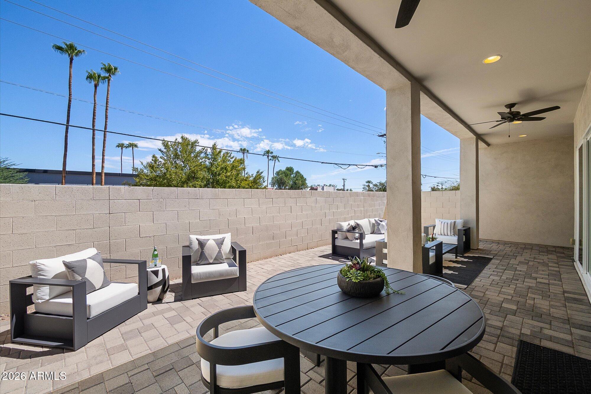 1585 N 69TH Place