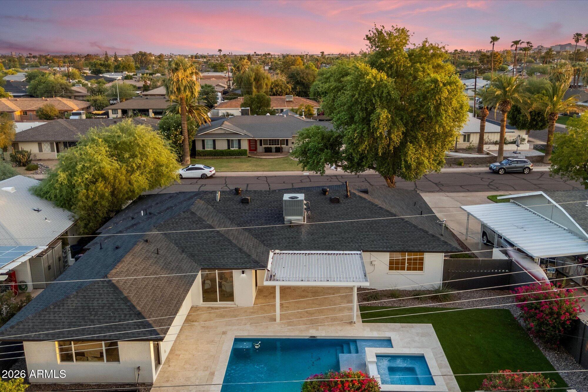 8212 E WILSHIRE Drive