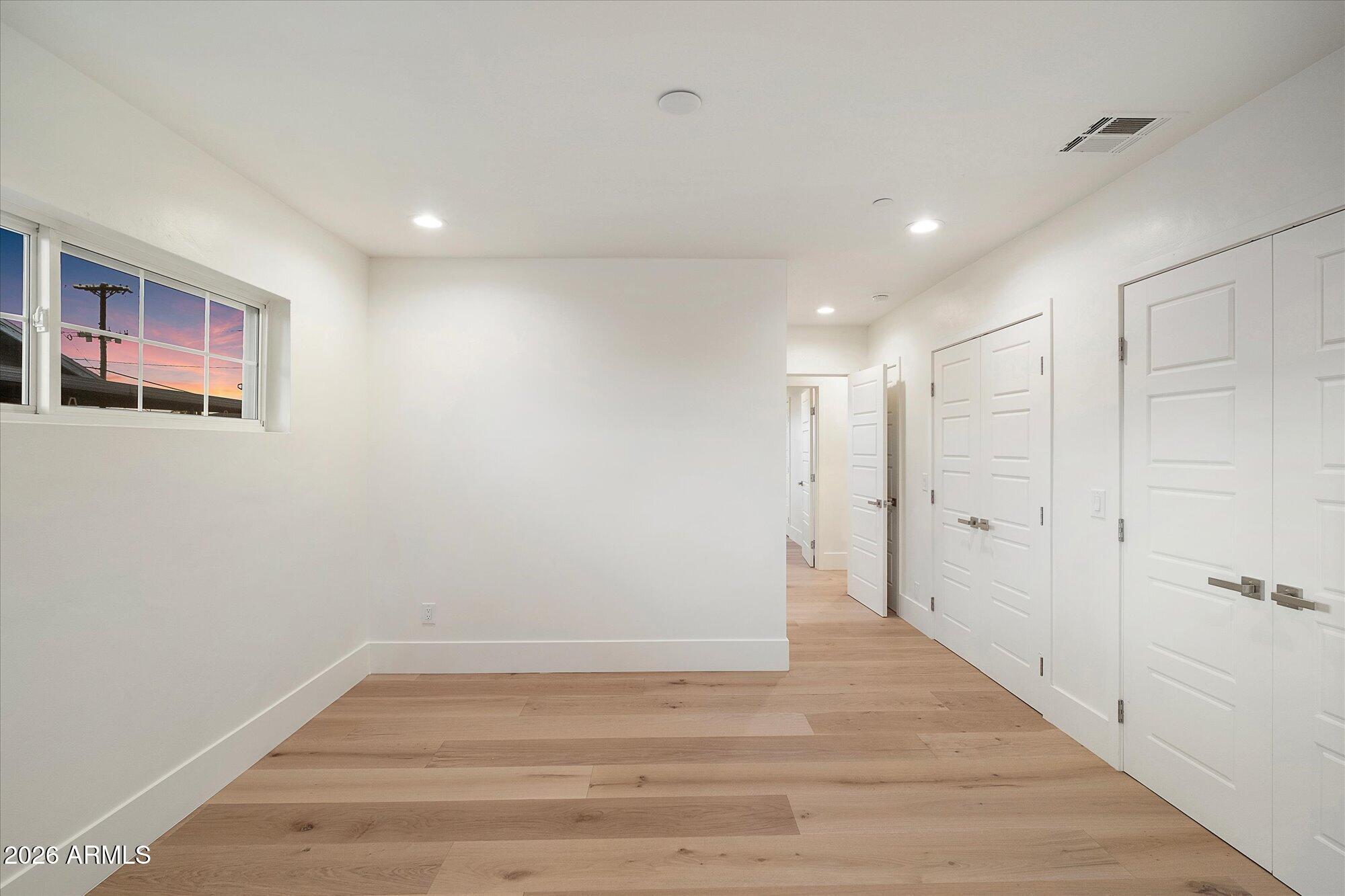 8212 E WILSHIRE Drive