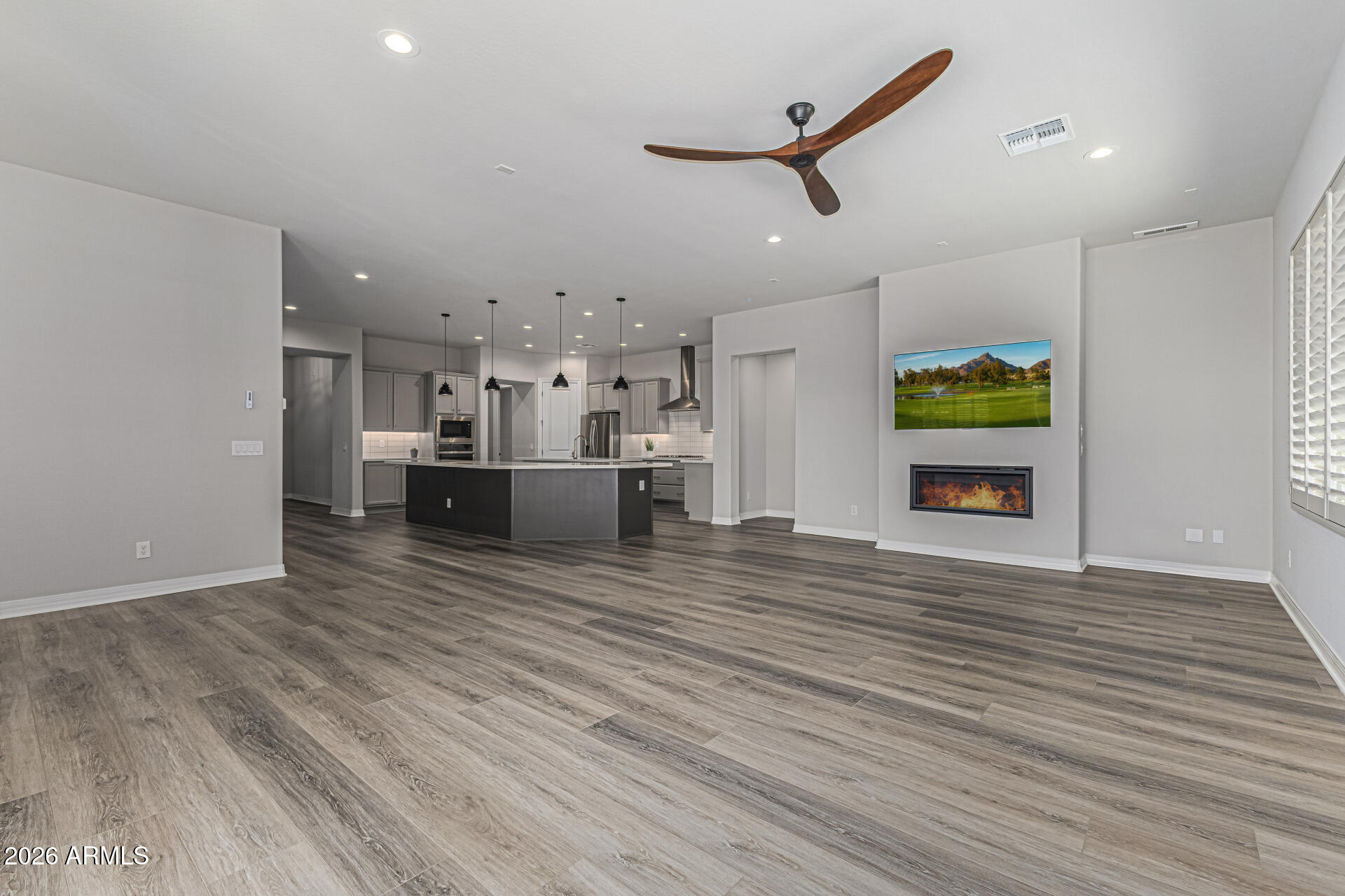 4237 E HUNTER Court