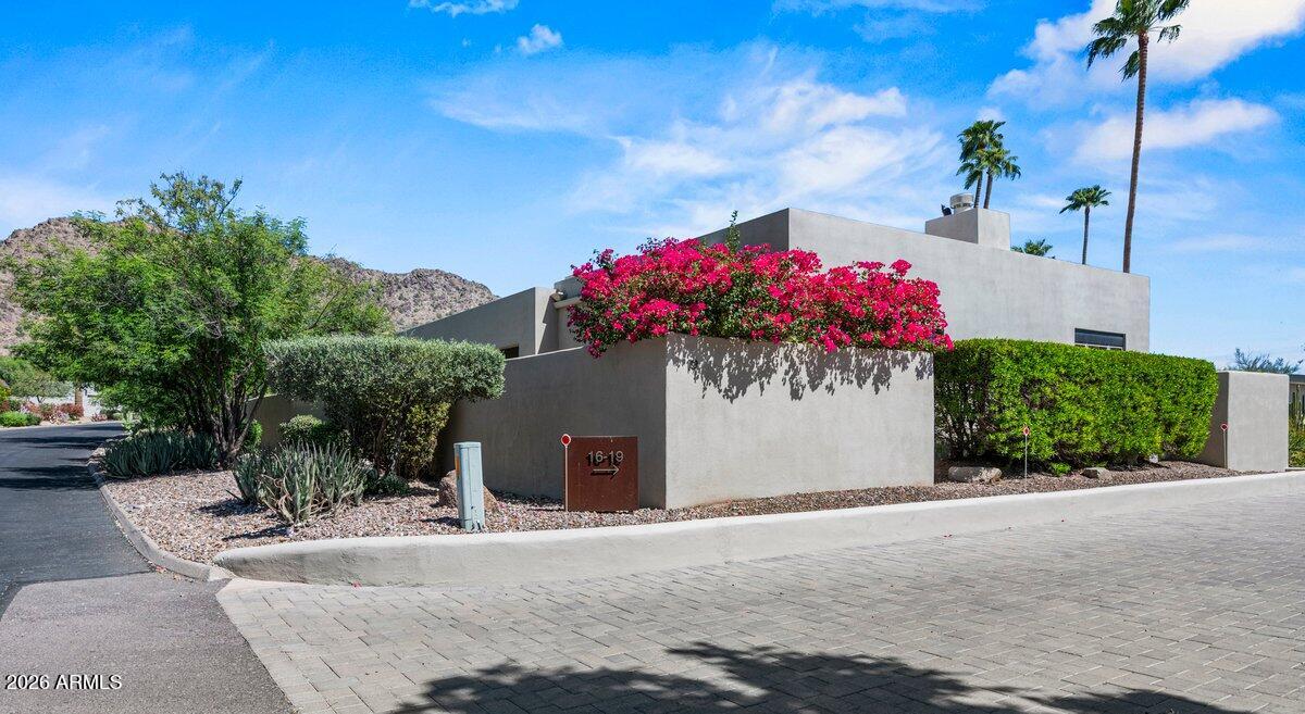 5434 E Lincoln Drive 19