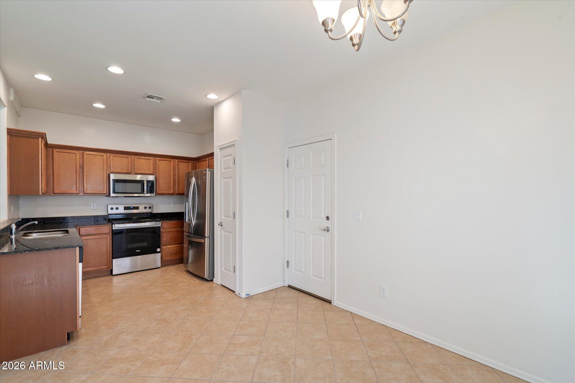 2680 N 73rd Gln Glen