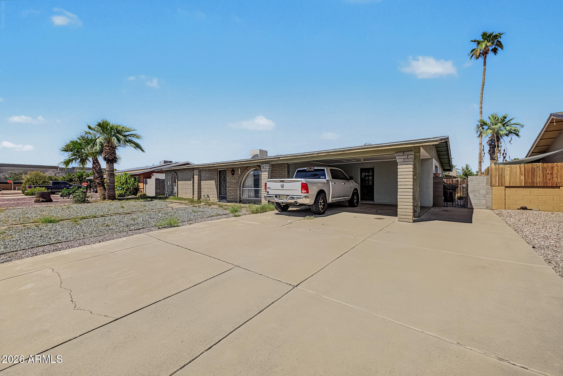 618 E VIA ELENA Street