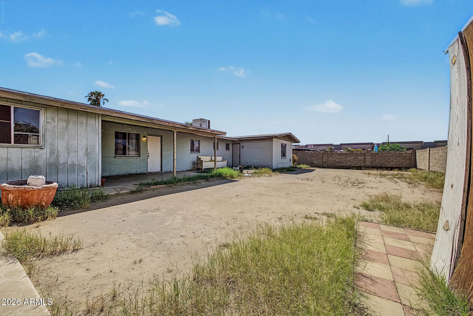 618 E VIA ELENA Street