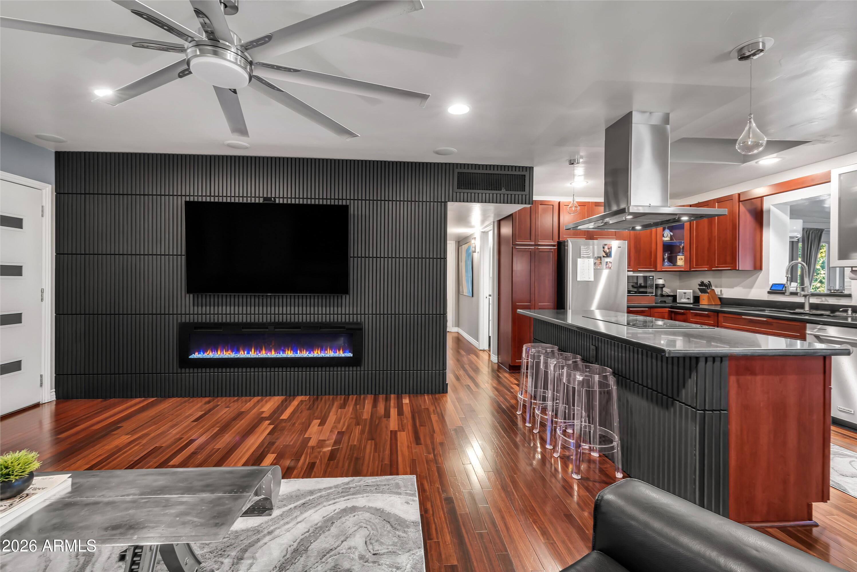 3621 N NAVAJO Trail