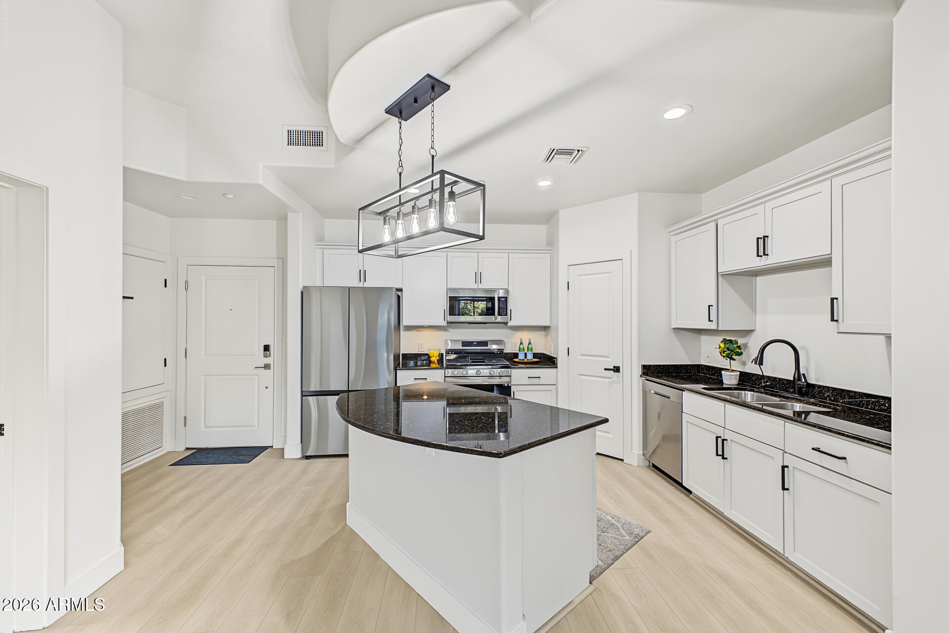 945 E PLAYA DEL NORTE Drive 2007