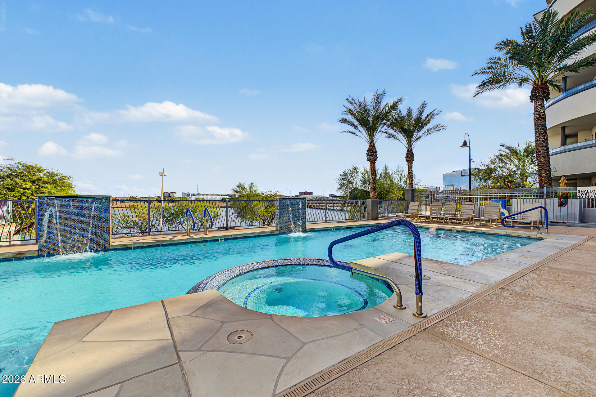 945 E PLAYA DEL NORTE Drive 2007