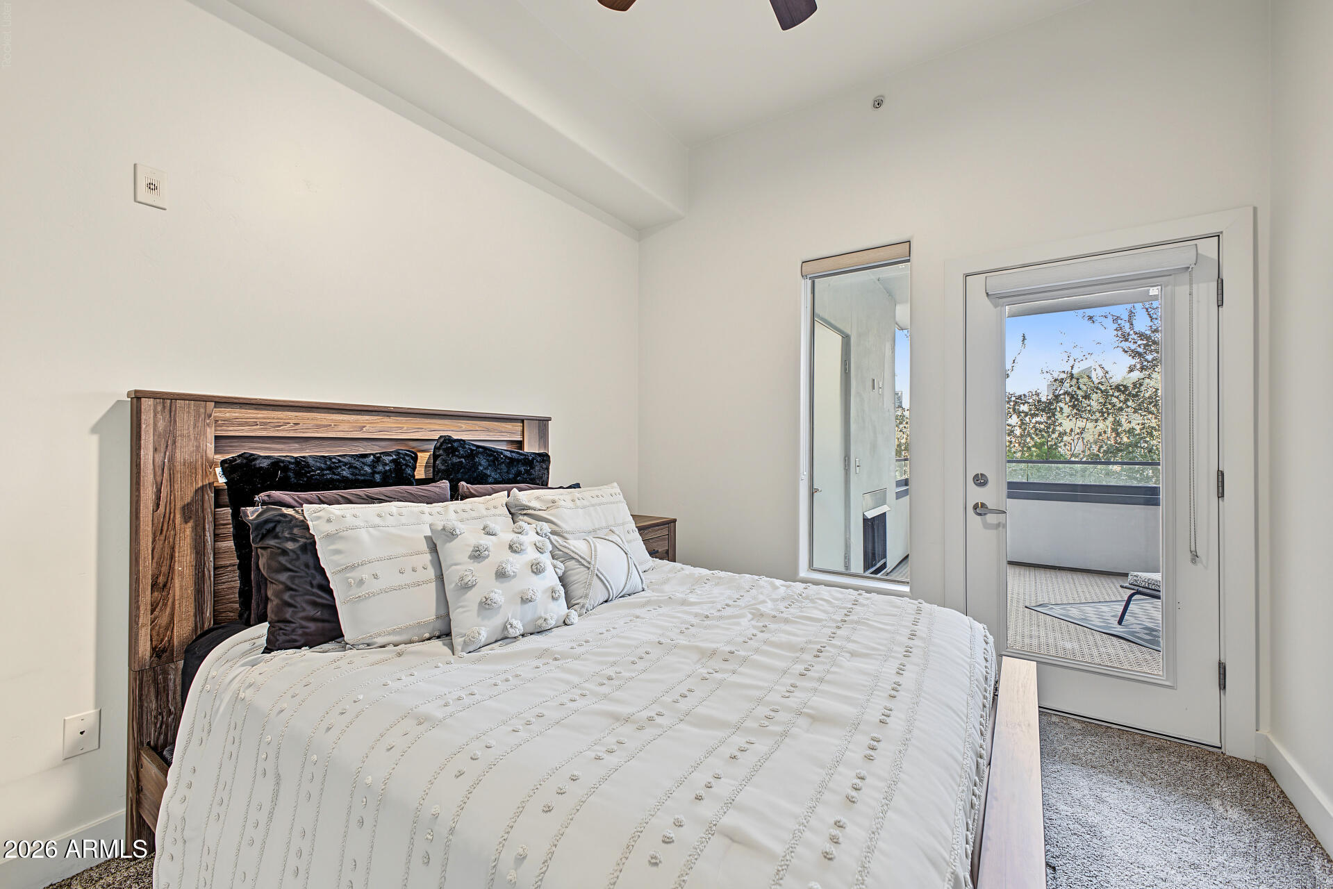 945 E PLAYA DEL NORTE Drive 2007