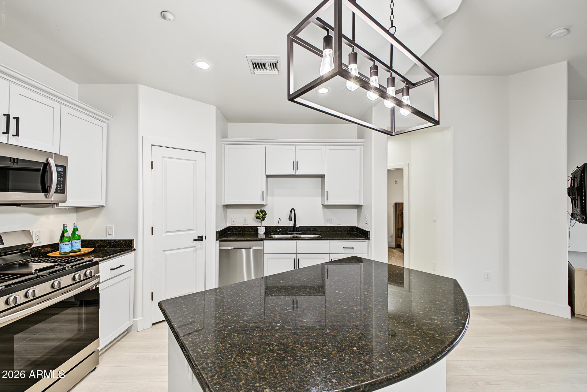 945 E PLAYA DEL NORTE Drive 2007