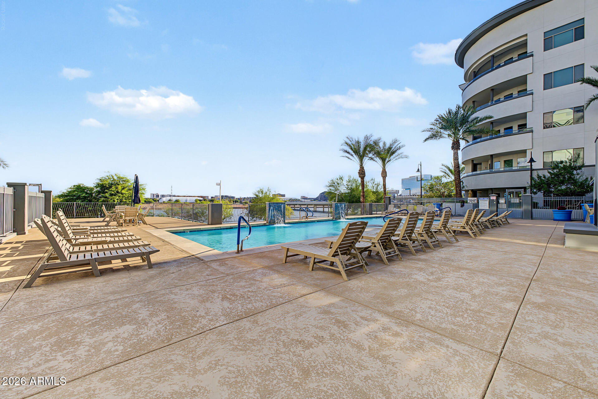 945 E PLAYA DEL NORTE Drive 2007