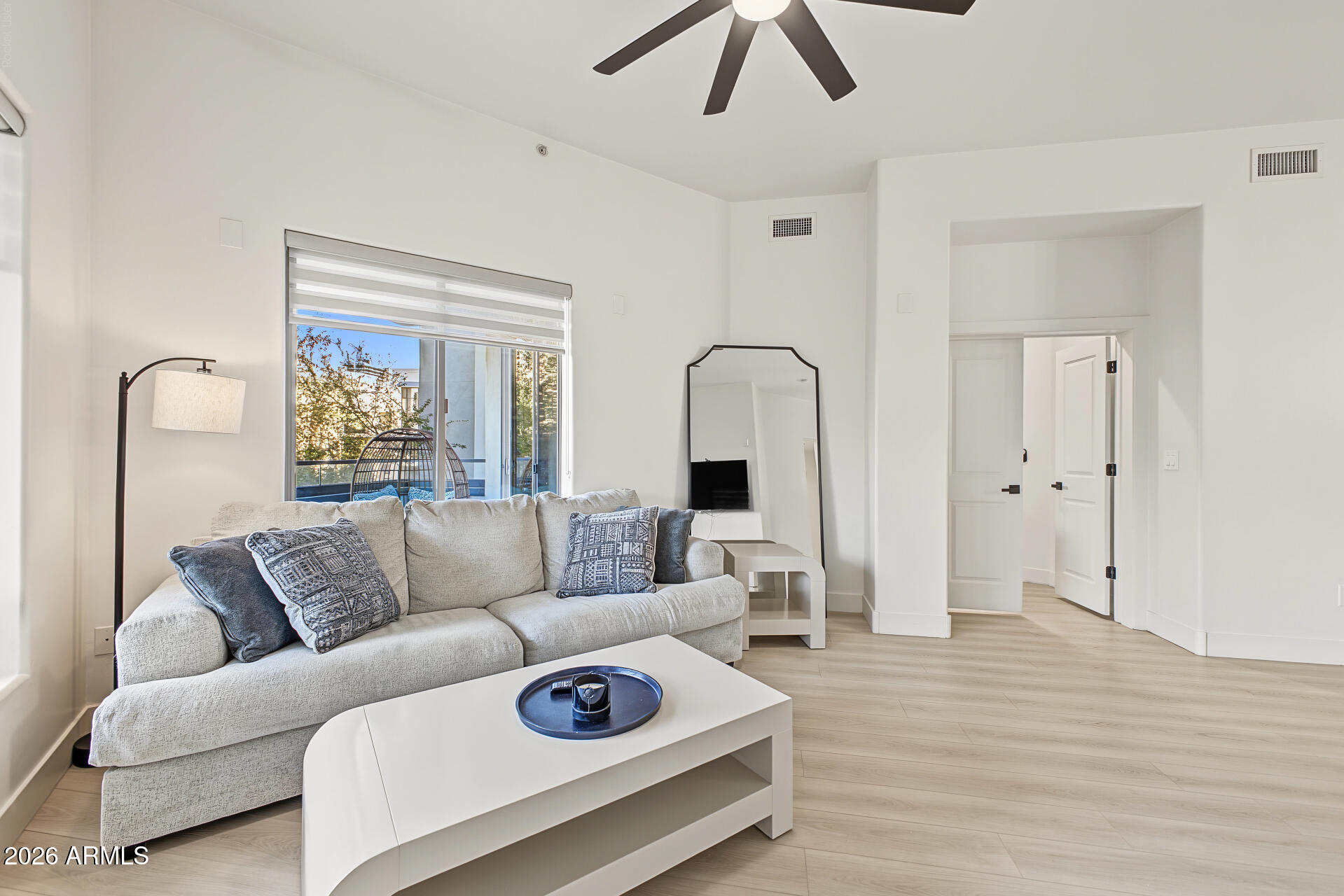 945 E PLAYA DEL NORTE Drive 2007