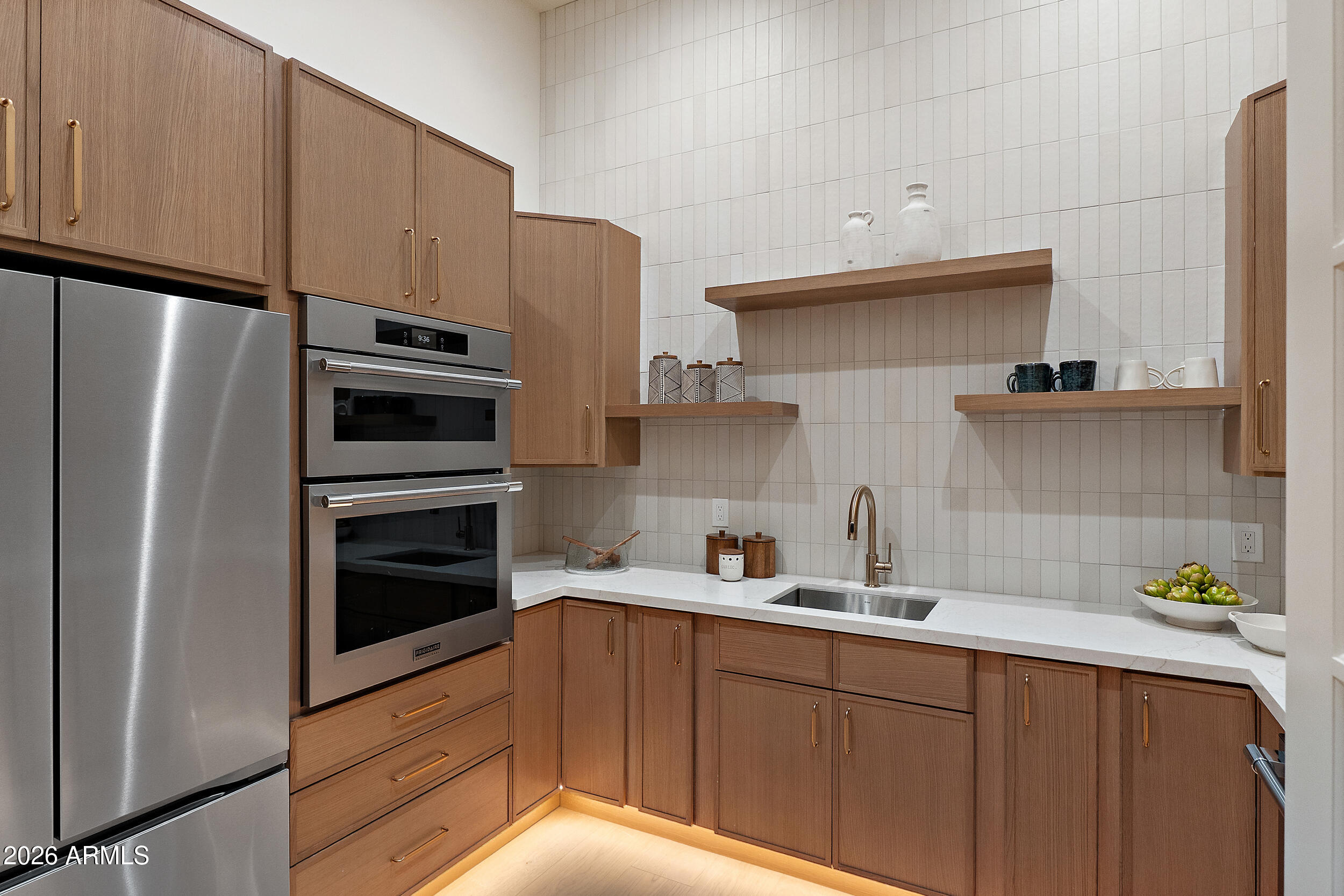 12612 E MOUNTAIN VIEW Road
