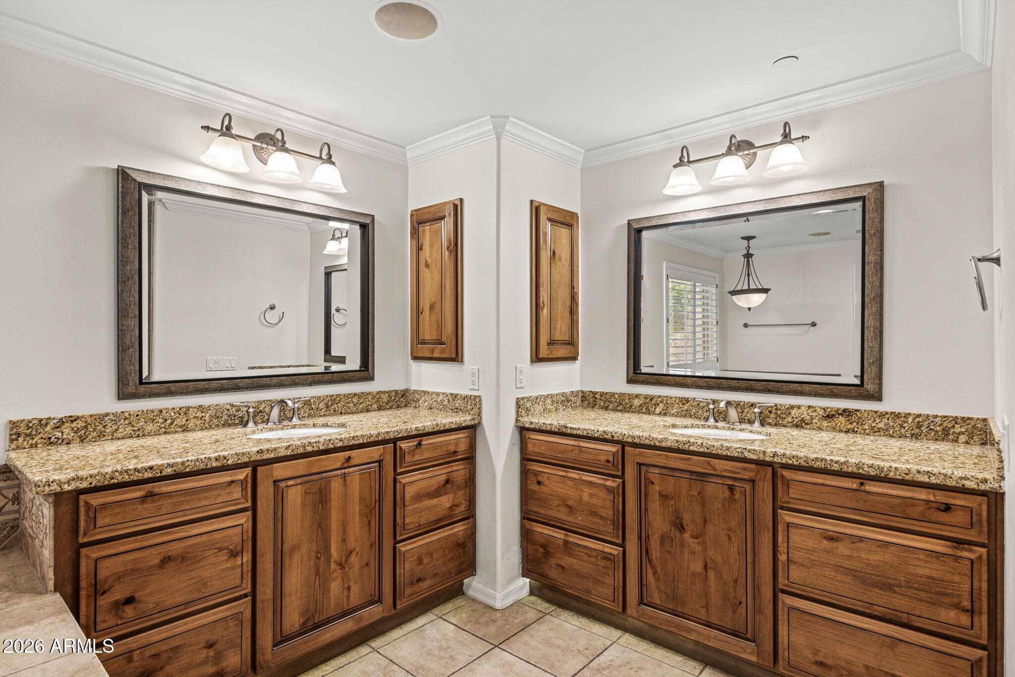 6709 E CALLE REDONDO