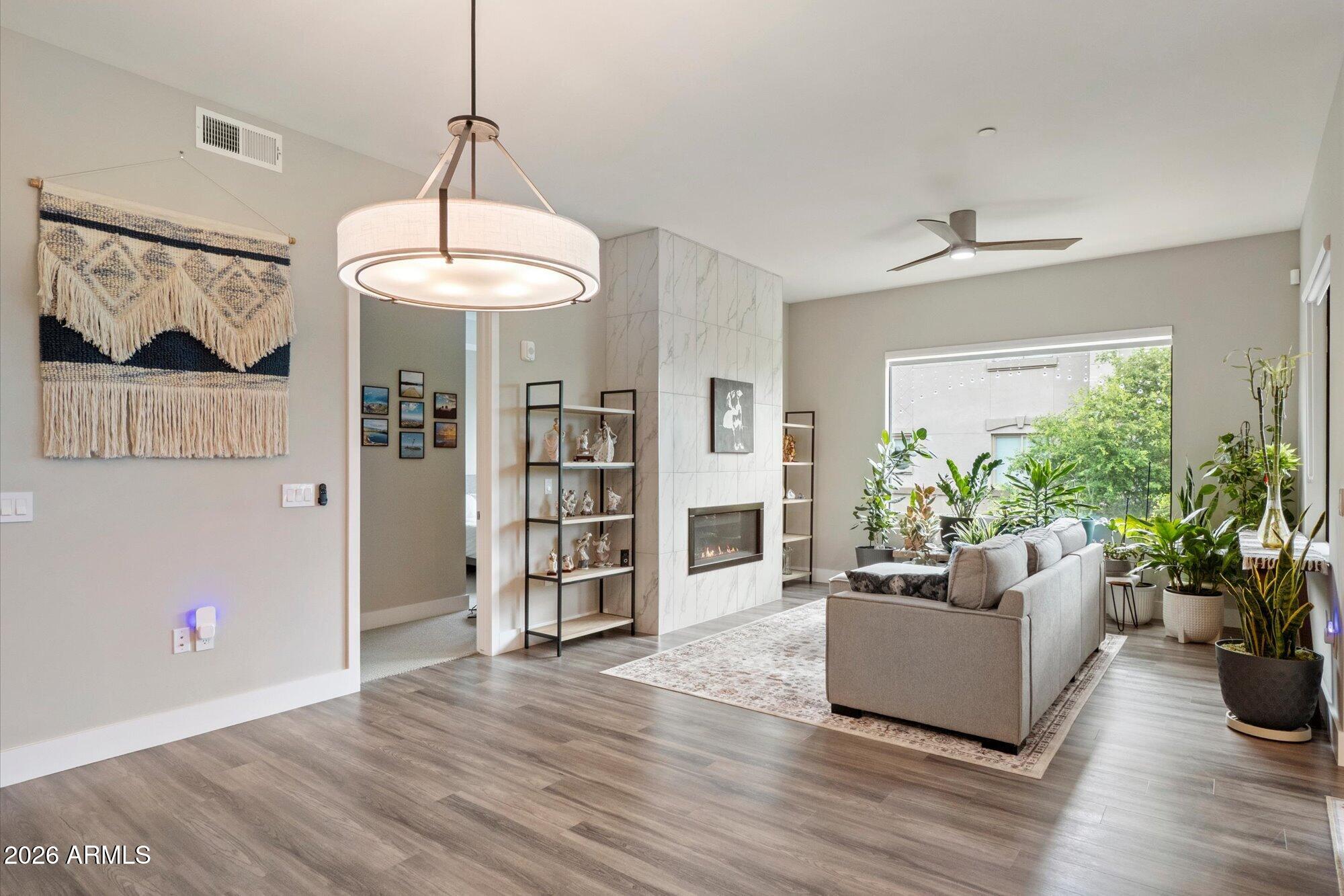 5250 E DEER VALLEY Drive 360