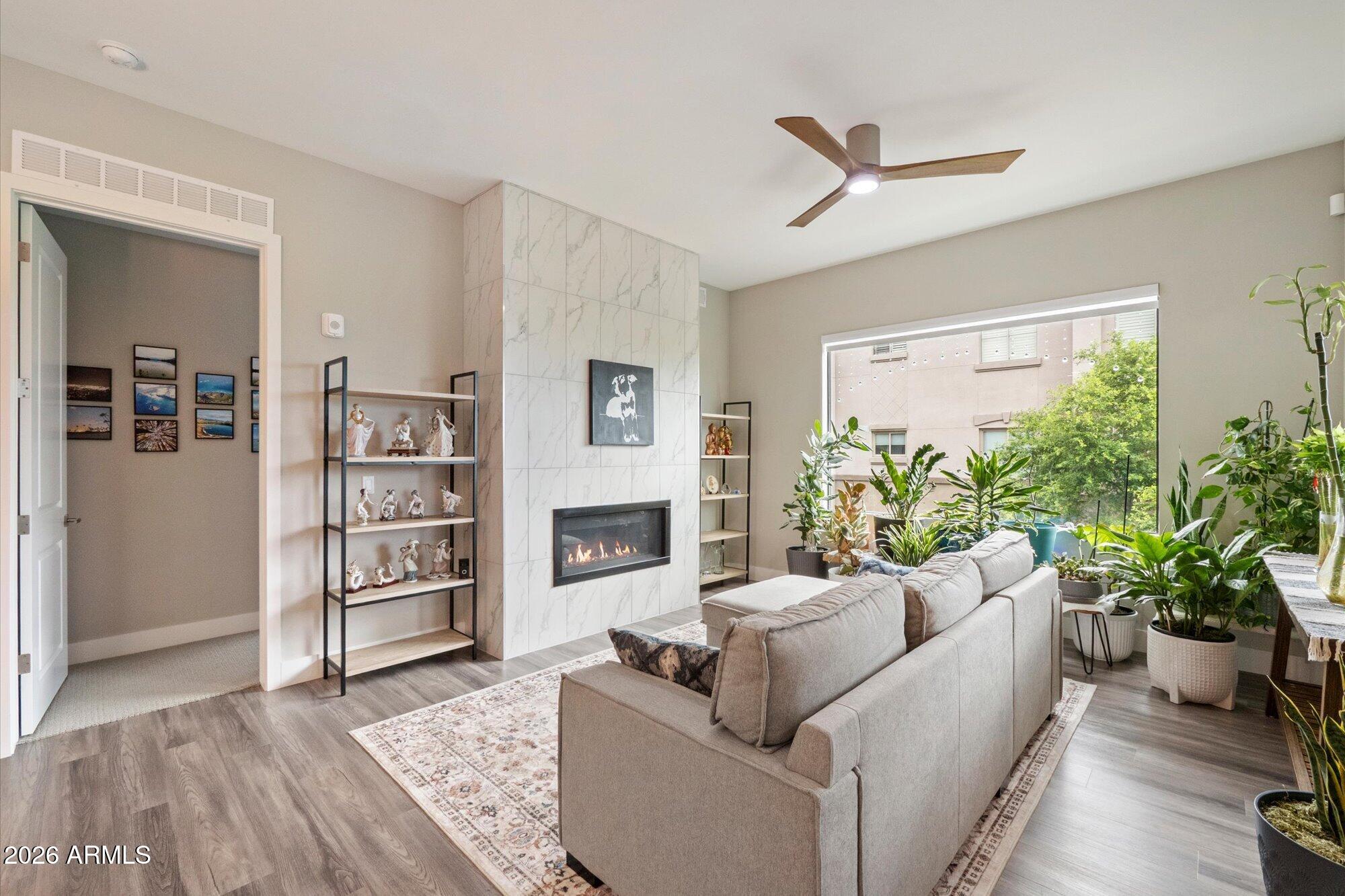 5250 E DEER VALLEY Drive 360