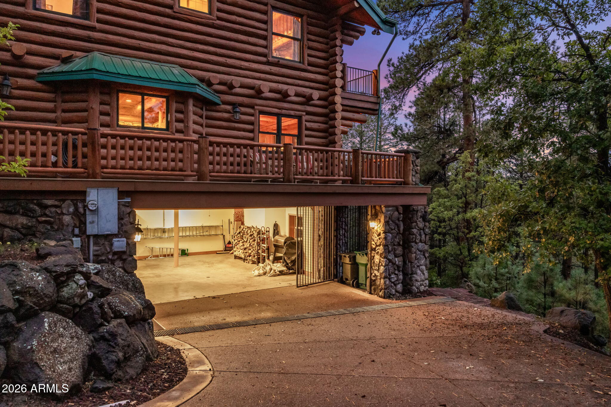 2179 CREEKSIDE Court