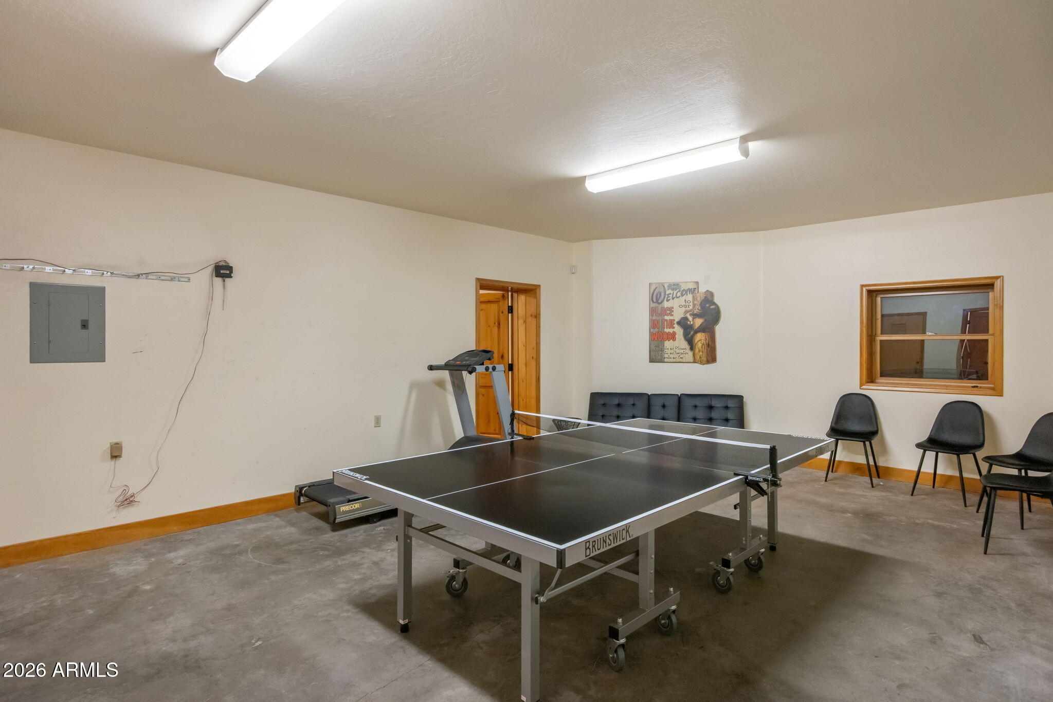2179 CREEKSIDE Court