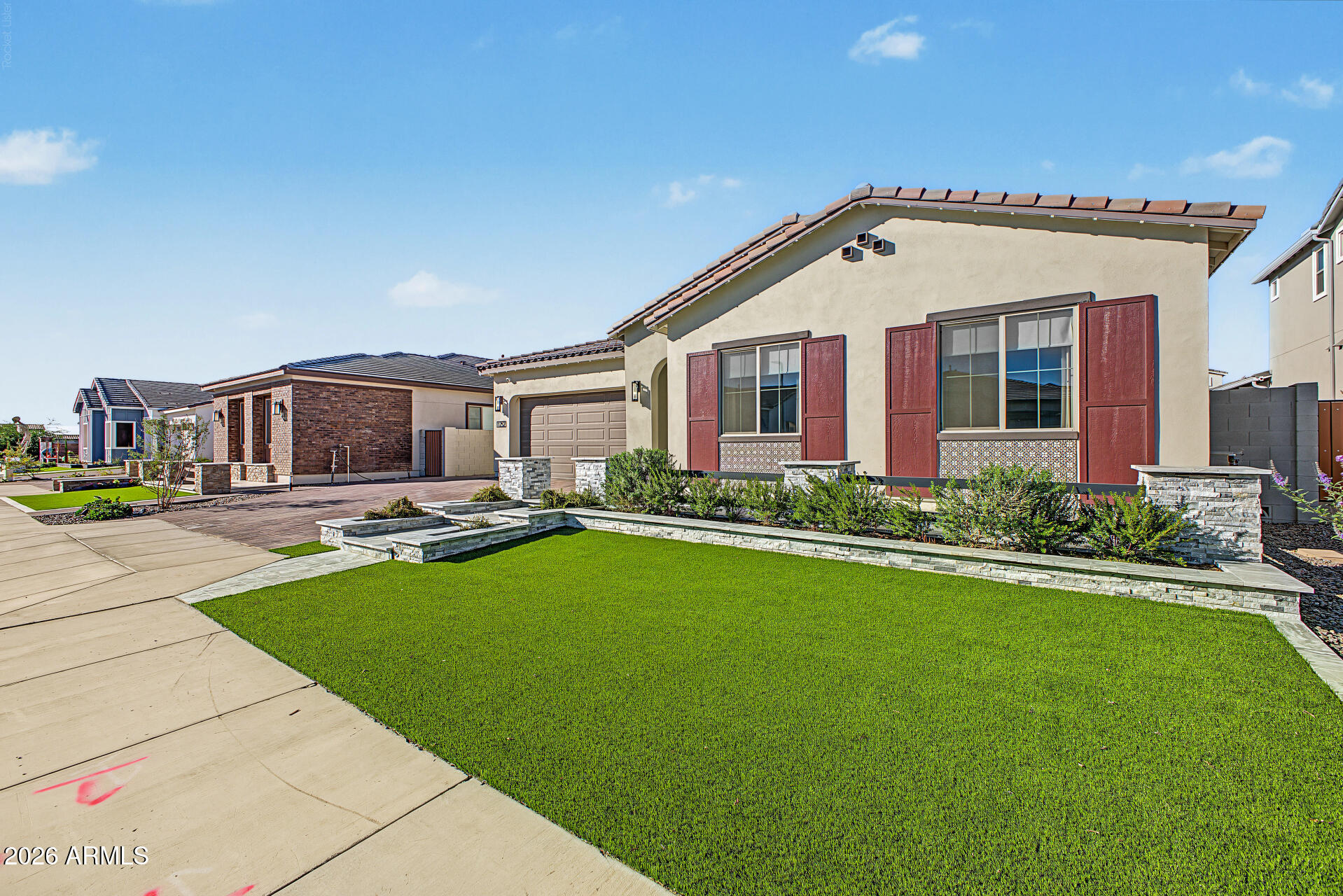 1252 E COCONINO Way